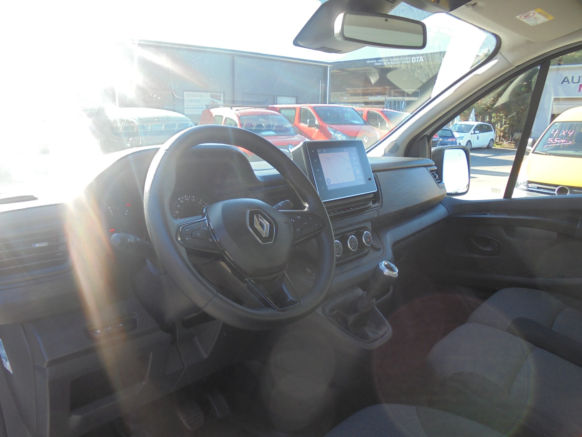 RENAULT Trafic 2.0 Blue dCi 130 Business L1H1 EN-image-9