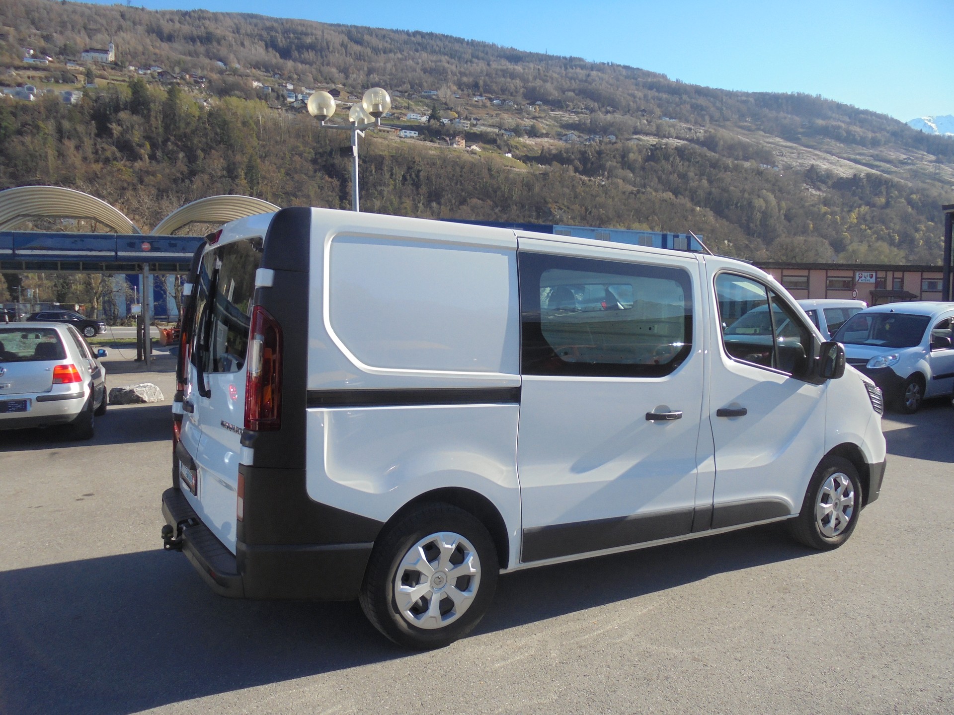 RENAULT Trafic 2.0 Blue dCi 130 Business L1H1 EN-image-6