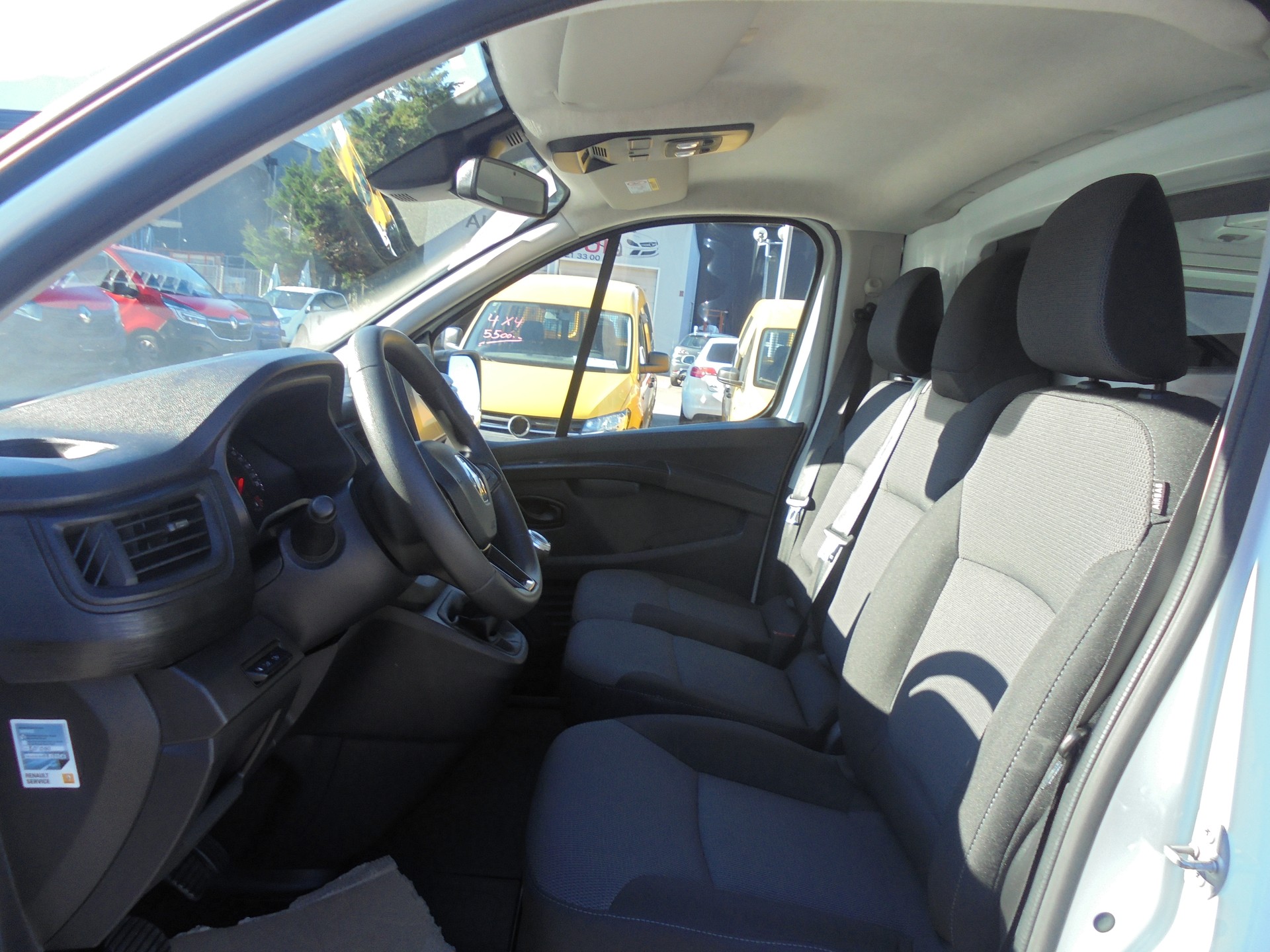RENAULT Trafic 2.0 Blue dCi 130 Business L1H1 EN-image-10