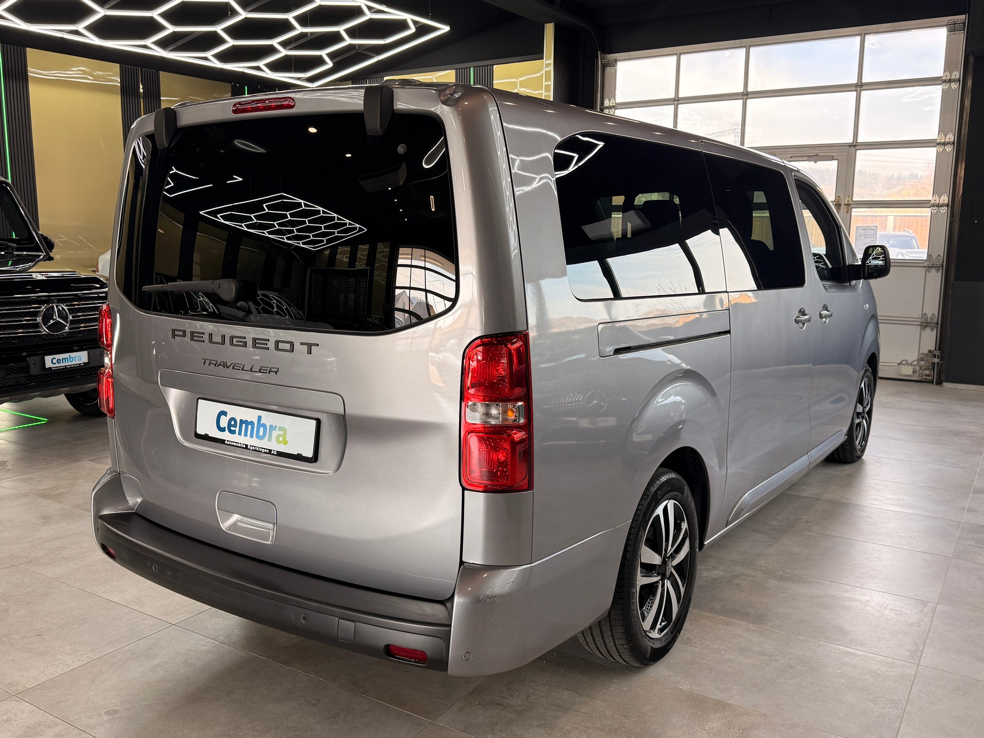 PEUGEOT Traveller 2.0 BlueHDi Business Long EAT8-image-4