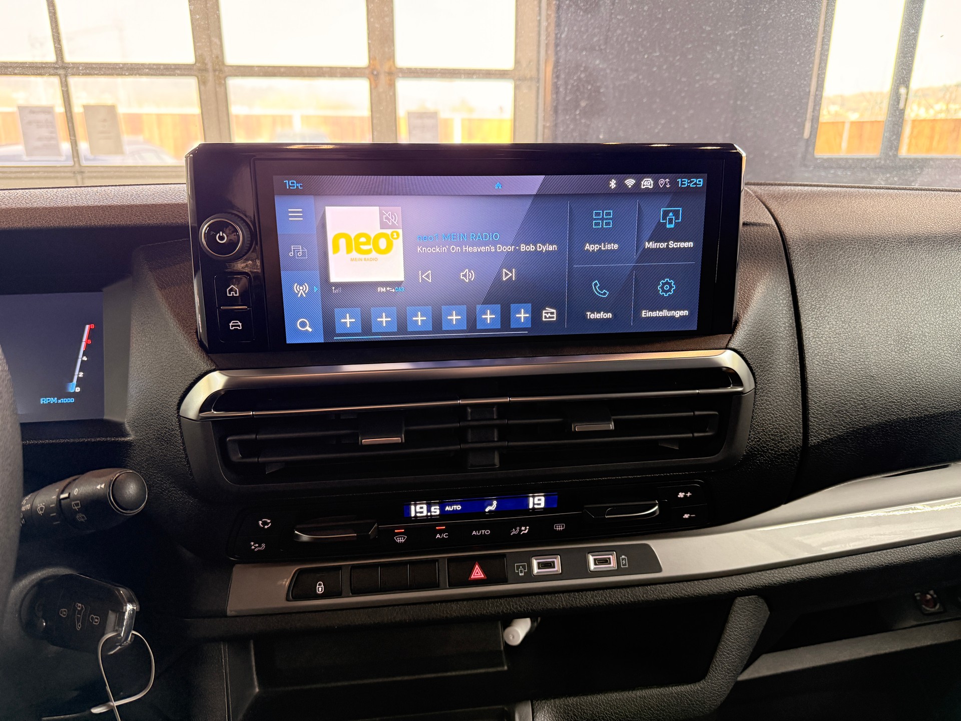 PEUGEOT Traveller 2.0 BlueHDi Business Long EAT8-image-17