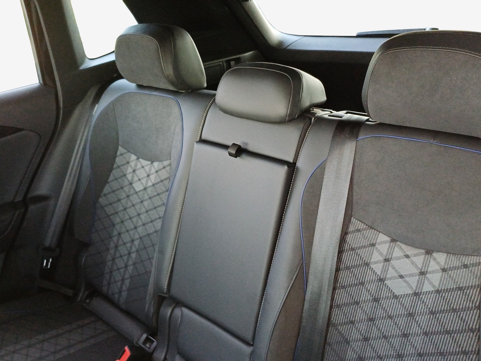 VW Tiguan 2.0 TDI SCR United 4Motion DSG-image-11