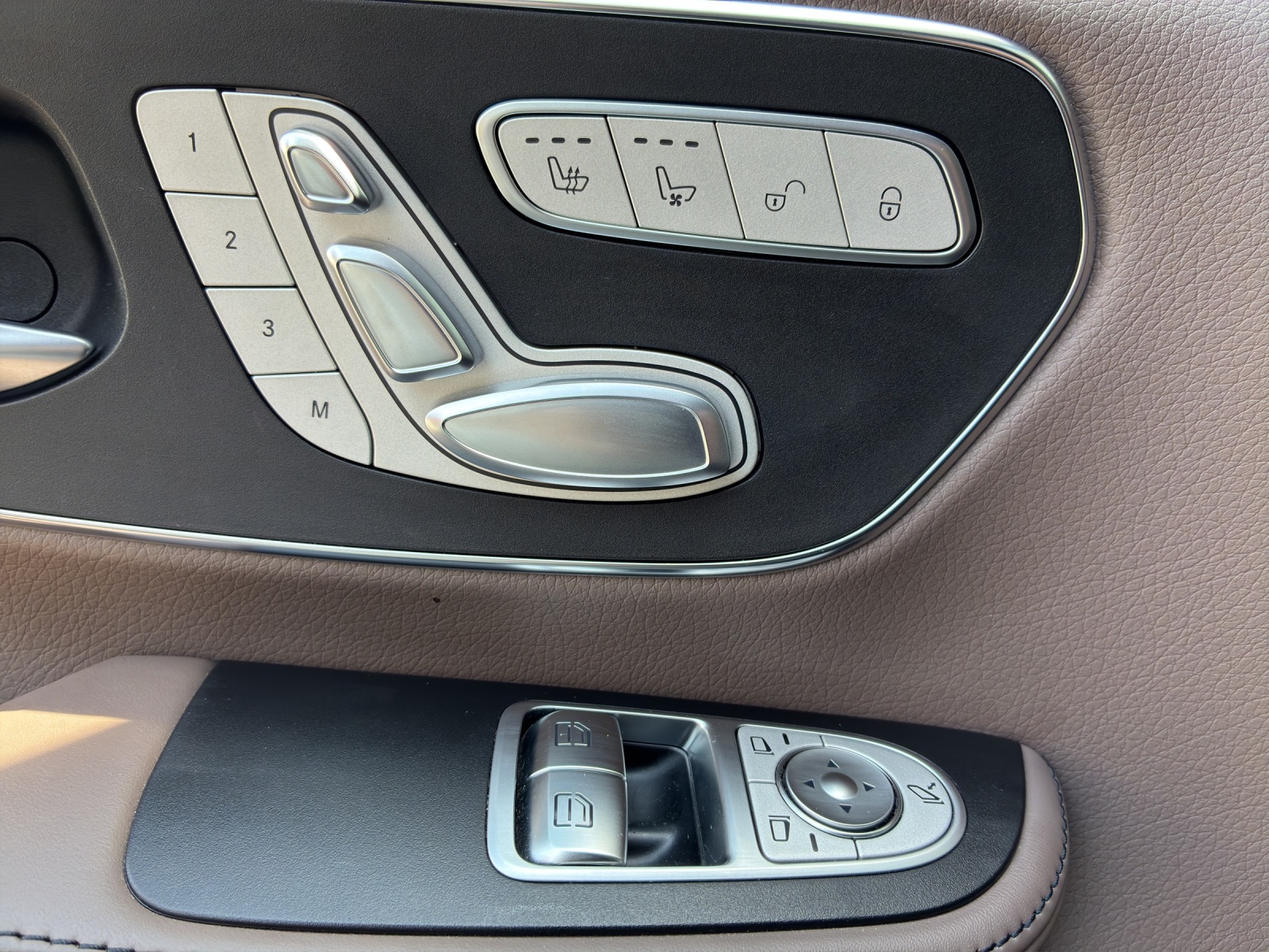 MERCEDES-BENZ V 300 d lang Avantgarde 4Matic 9G-Tronic-image-13
