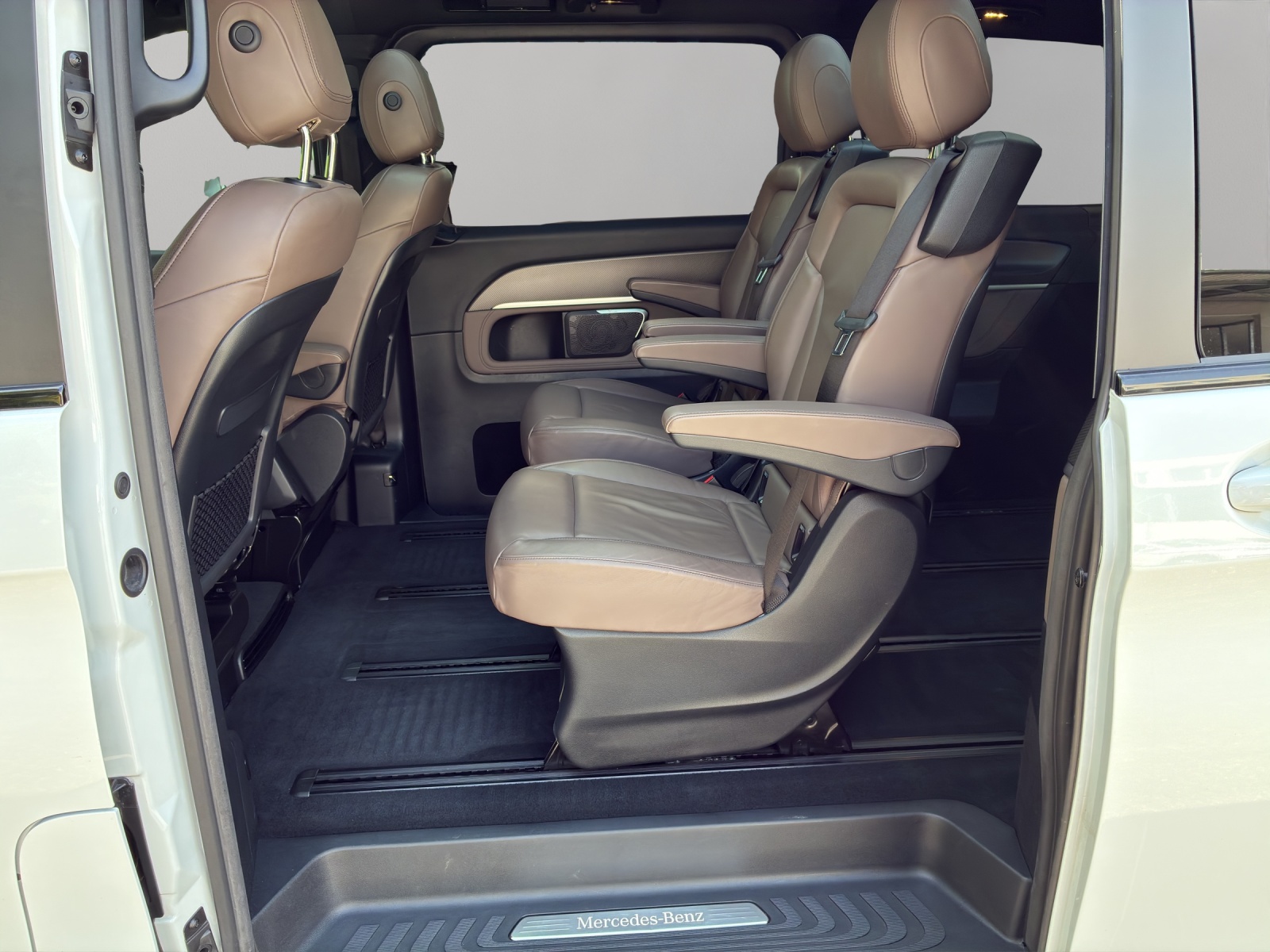 MERCEDES-BENZ V 300 d lang Avantgarde 4Matic 9G-Tronic-image-10