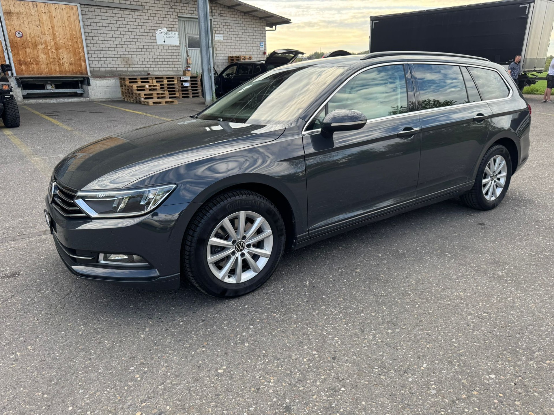 VW Passat Variant 2.0 TDI BMT Highline DSG-image-2
