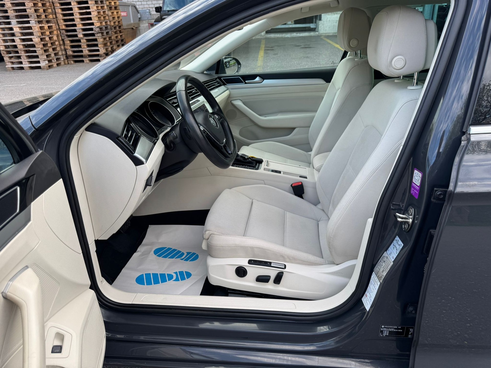 VW Passat Variant 2.0 TDI BMT Highline DSG-image-12