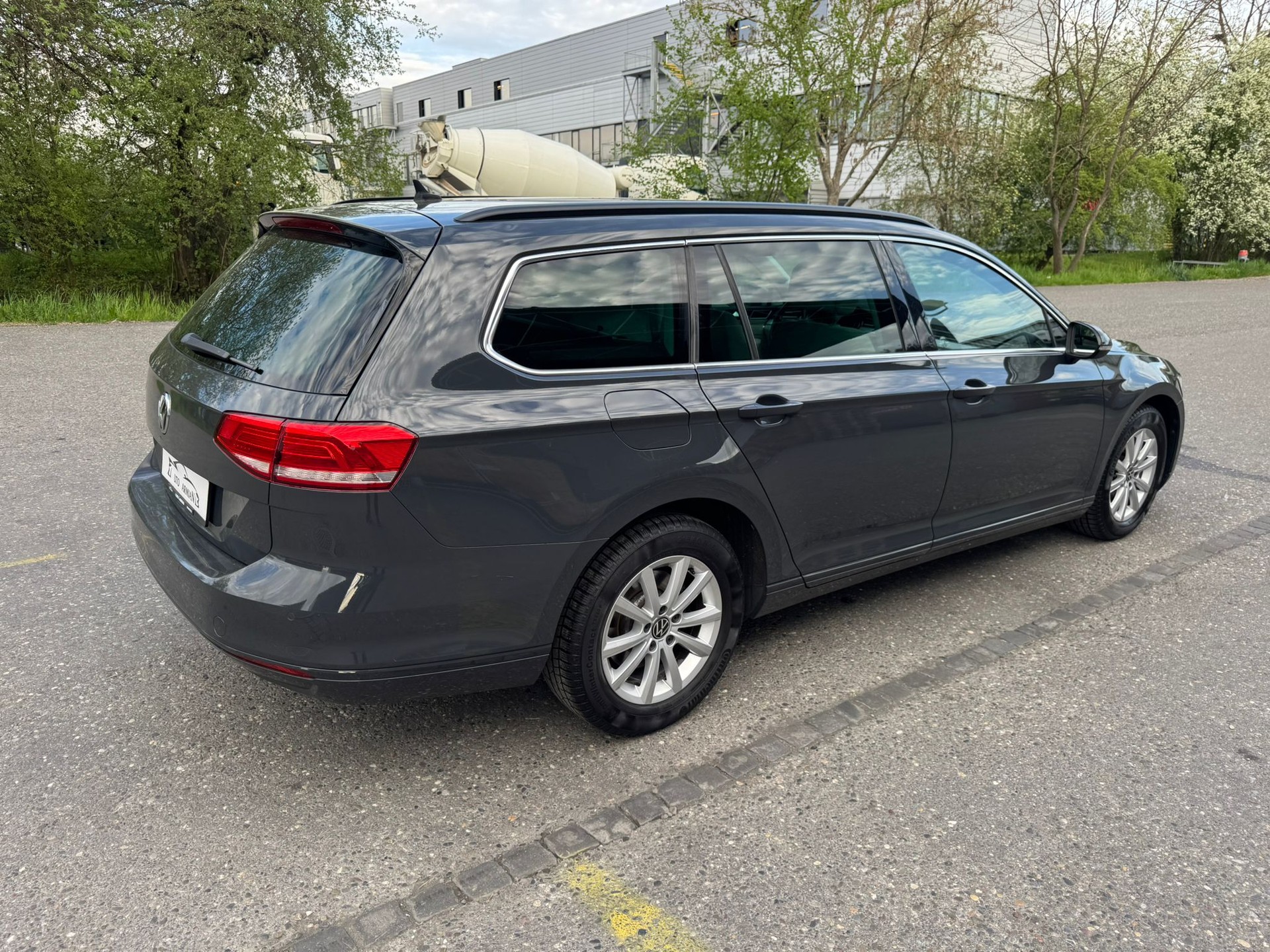 VW Passat Variant 2.0 TDI BMT Highline DSG-image-5