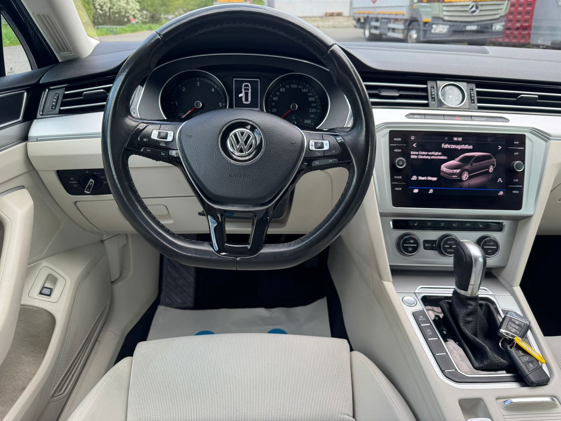 VW Passat Variant 2.0 TDI BMT Highline DSG-image-16