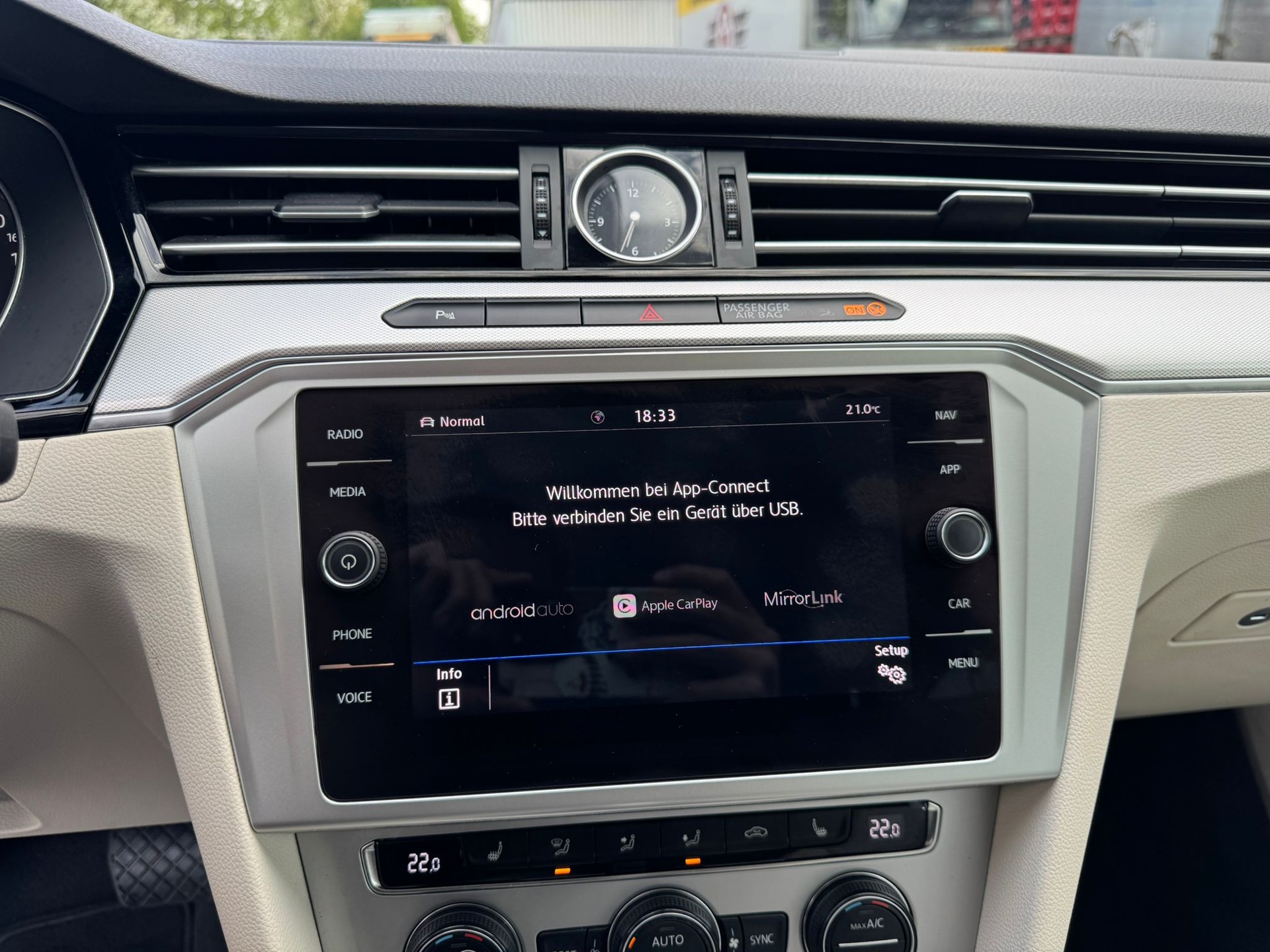 VW Passat Variant 2.0 TDI BMT Highline DSG-image-23