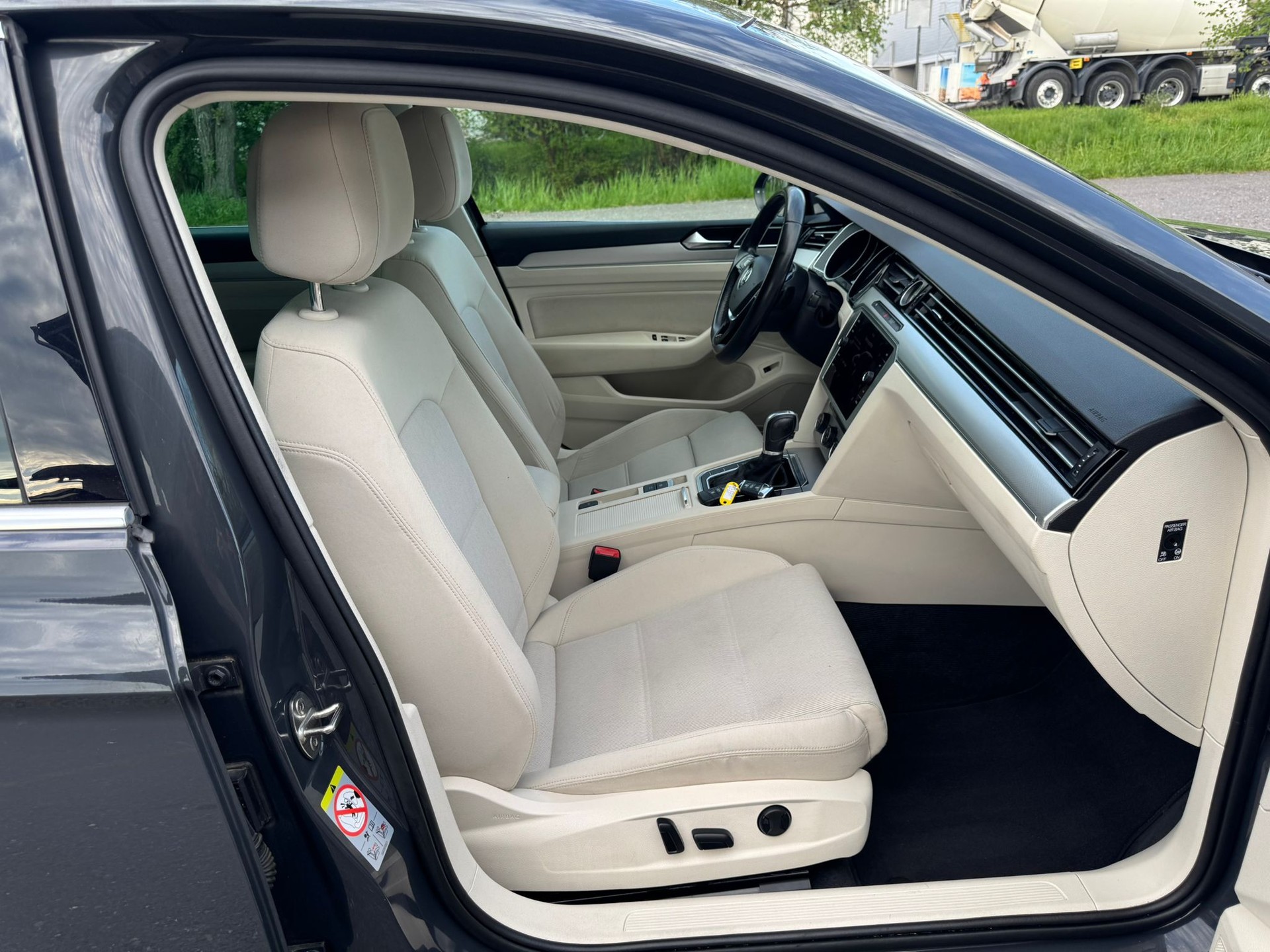 VW Passat Variant 2.0 TDI BMT Highline DSG-image-9