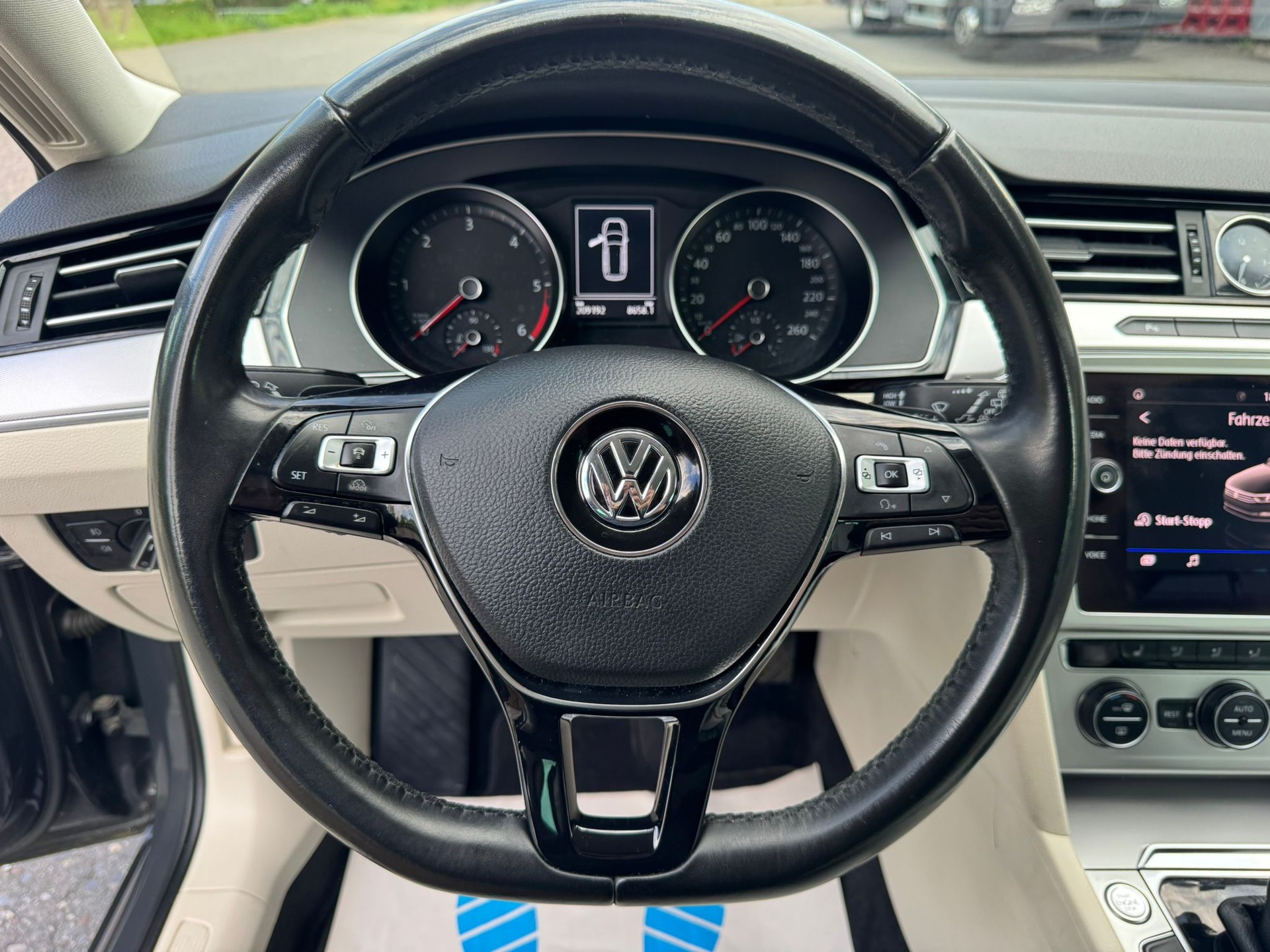 VW Passat Variant 2.0 TDI BMT Highline DSG-image-17