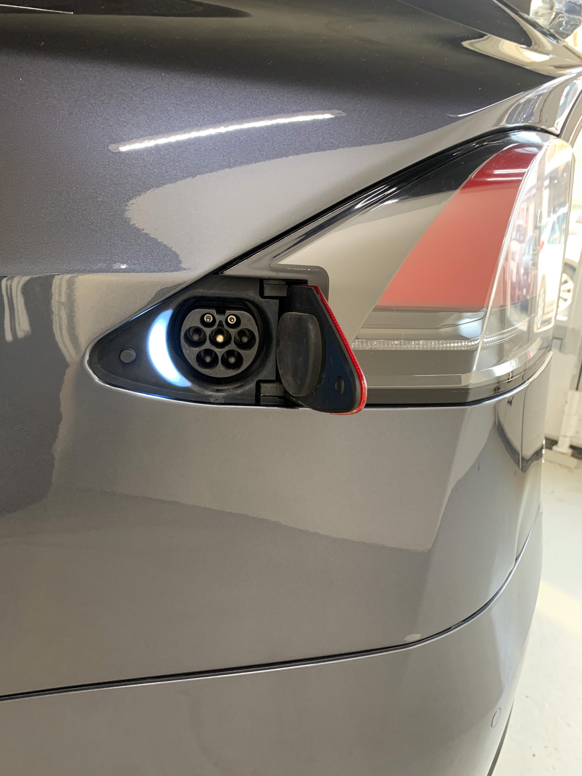TESLA Model X 100 D-image-30