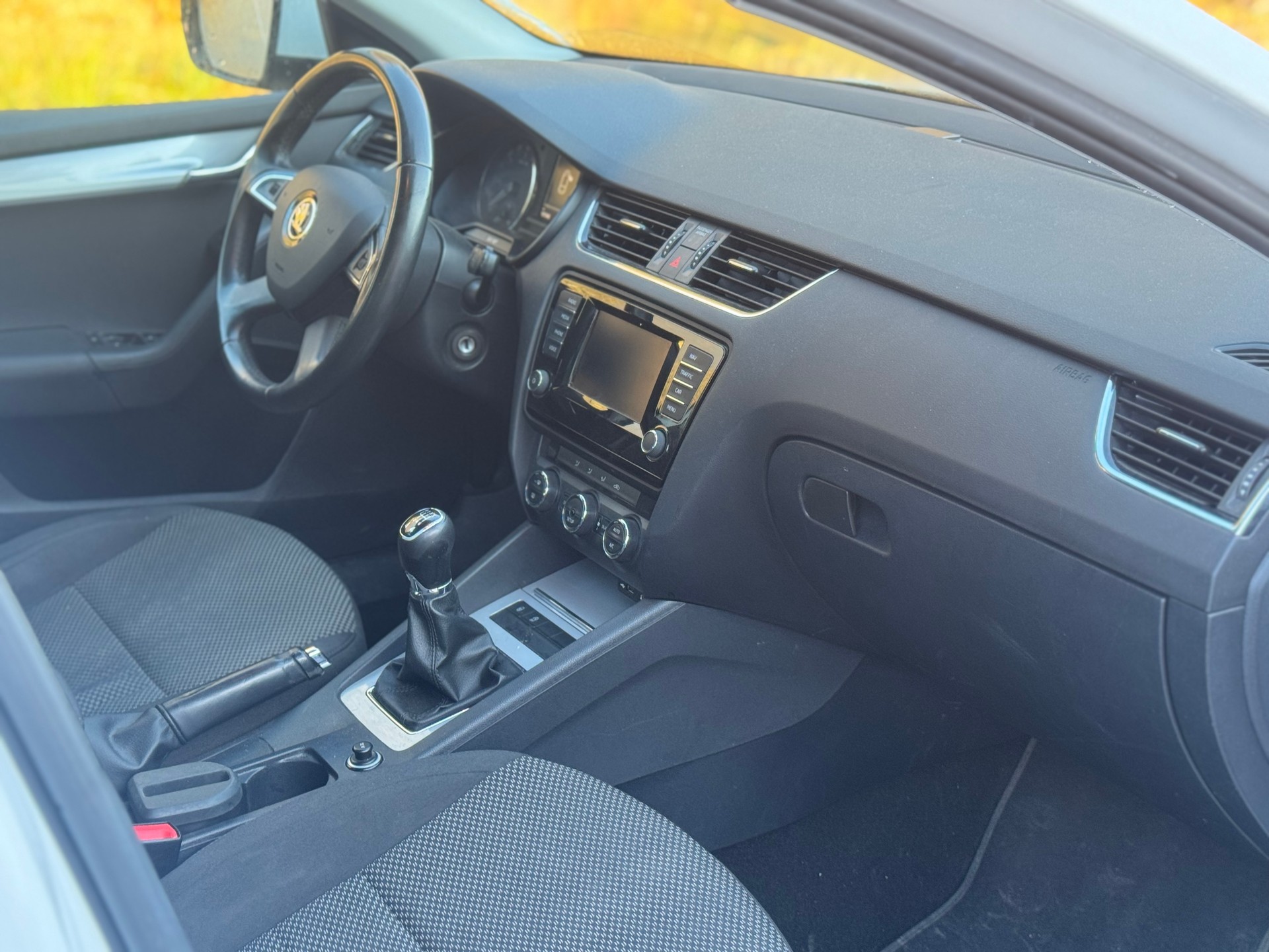 SKODA Octavia Combi 2.0 TDI Ambition 4x4-image-6