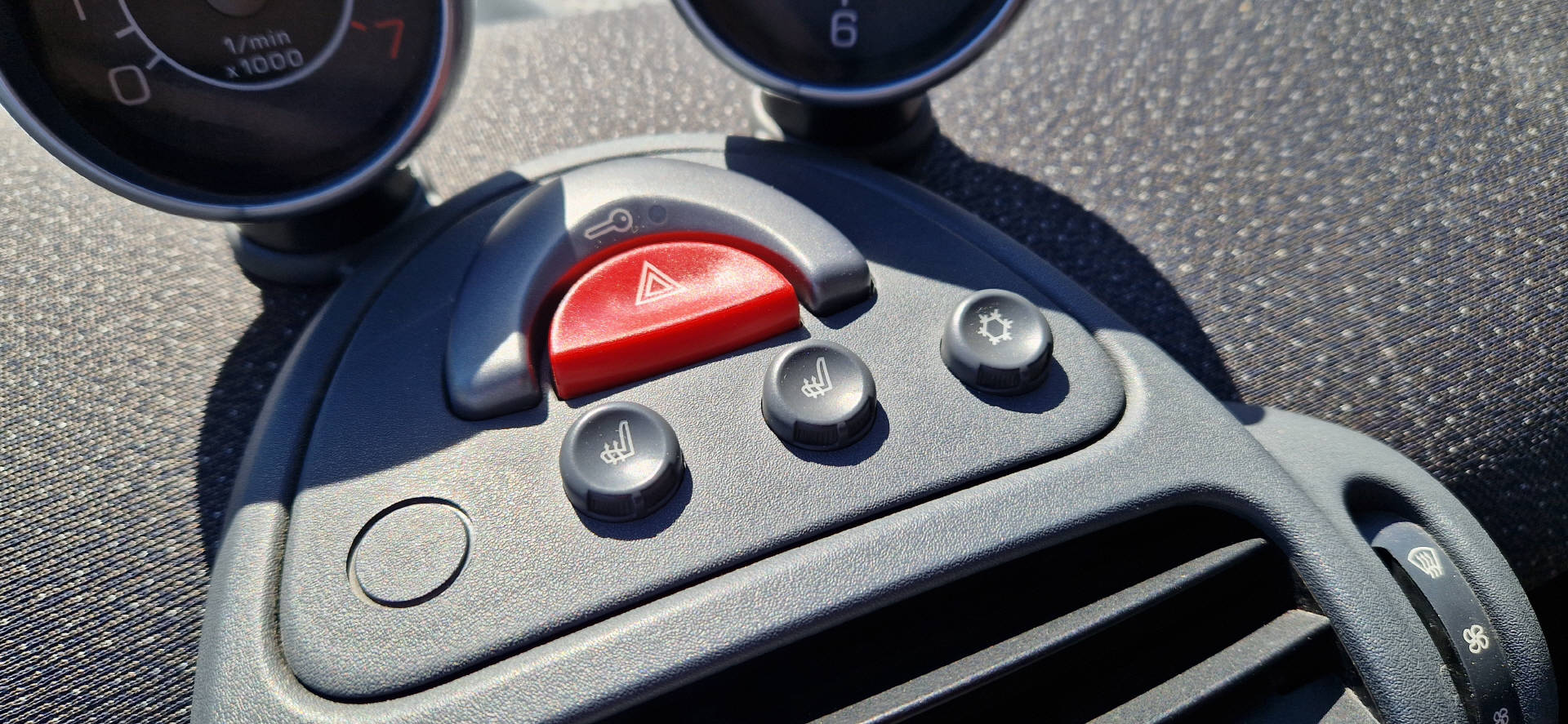 SMART fortwo passion Cabrio-image-8