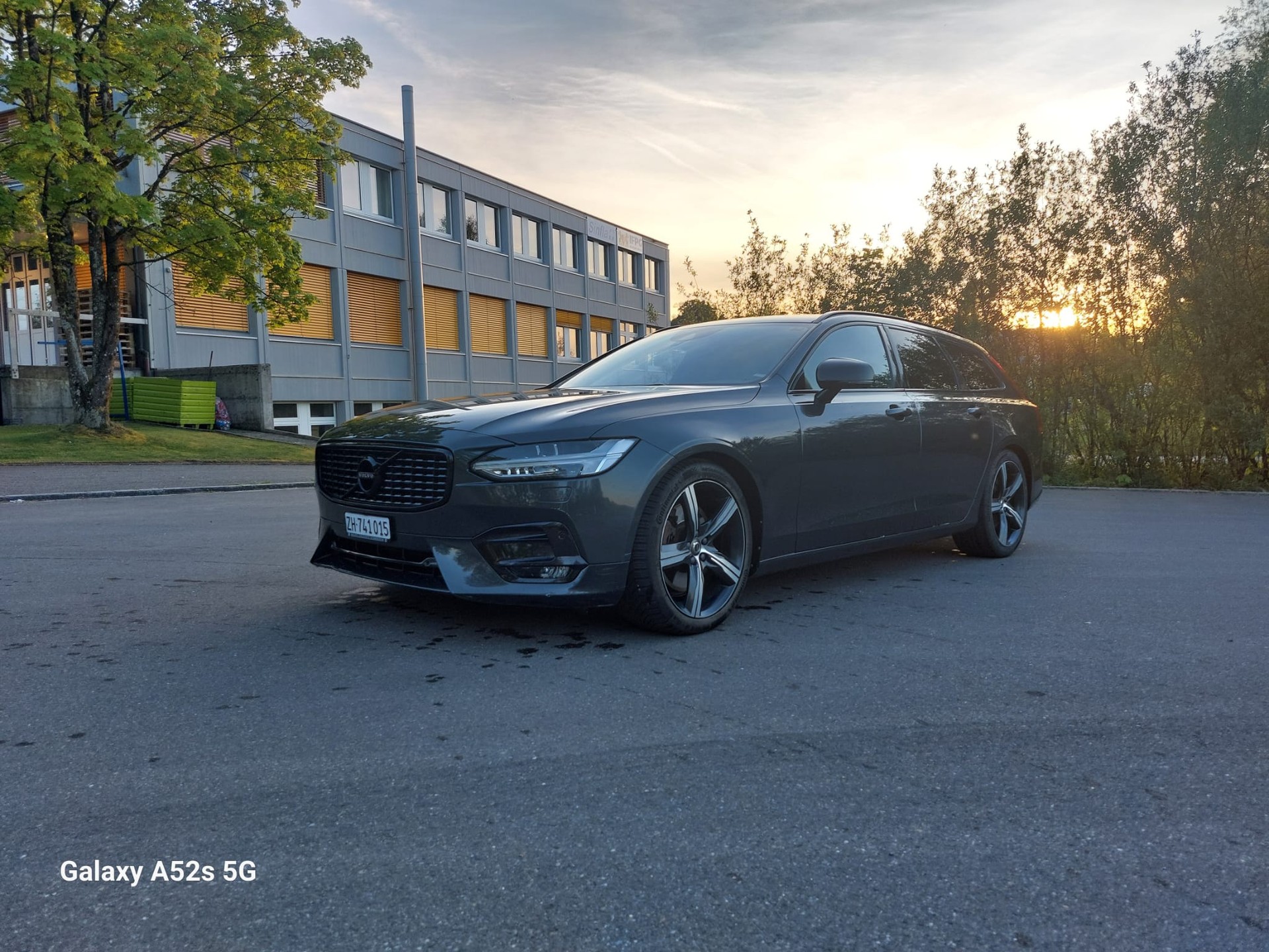 VOLVO V90 2.0 D5 R-Design AWD-image-5
