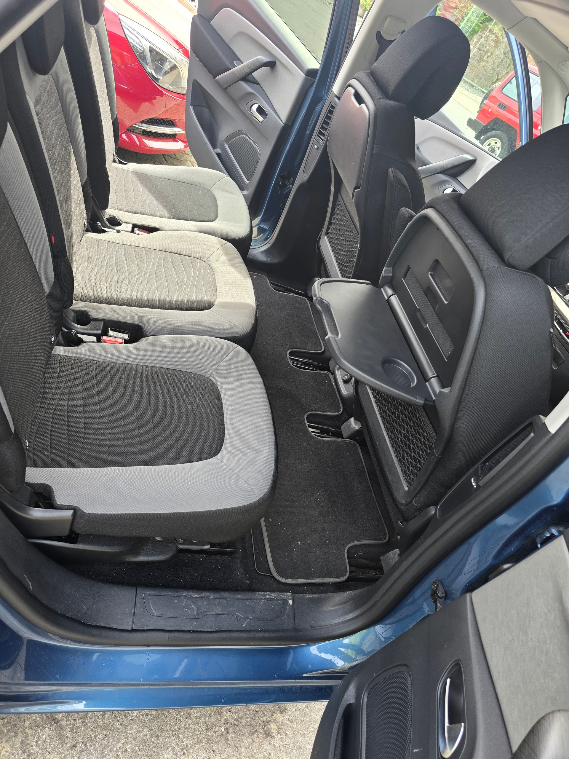 CITROEN C4 Picasso 1.6 BlueHDi Intensive-image-9