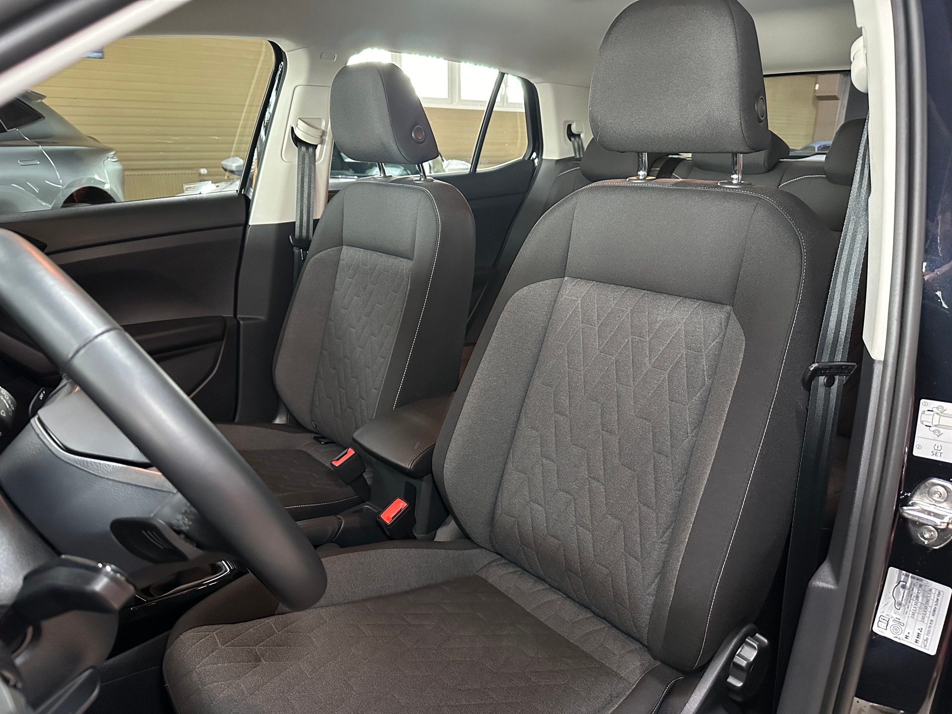 VW T-Cross 1.0 TSI EVO Life DSG-image-13