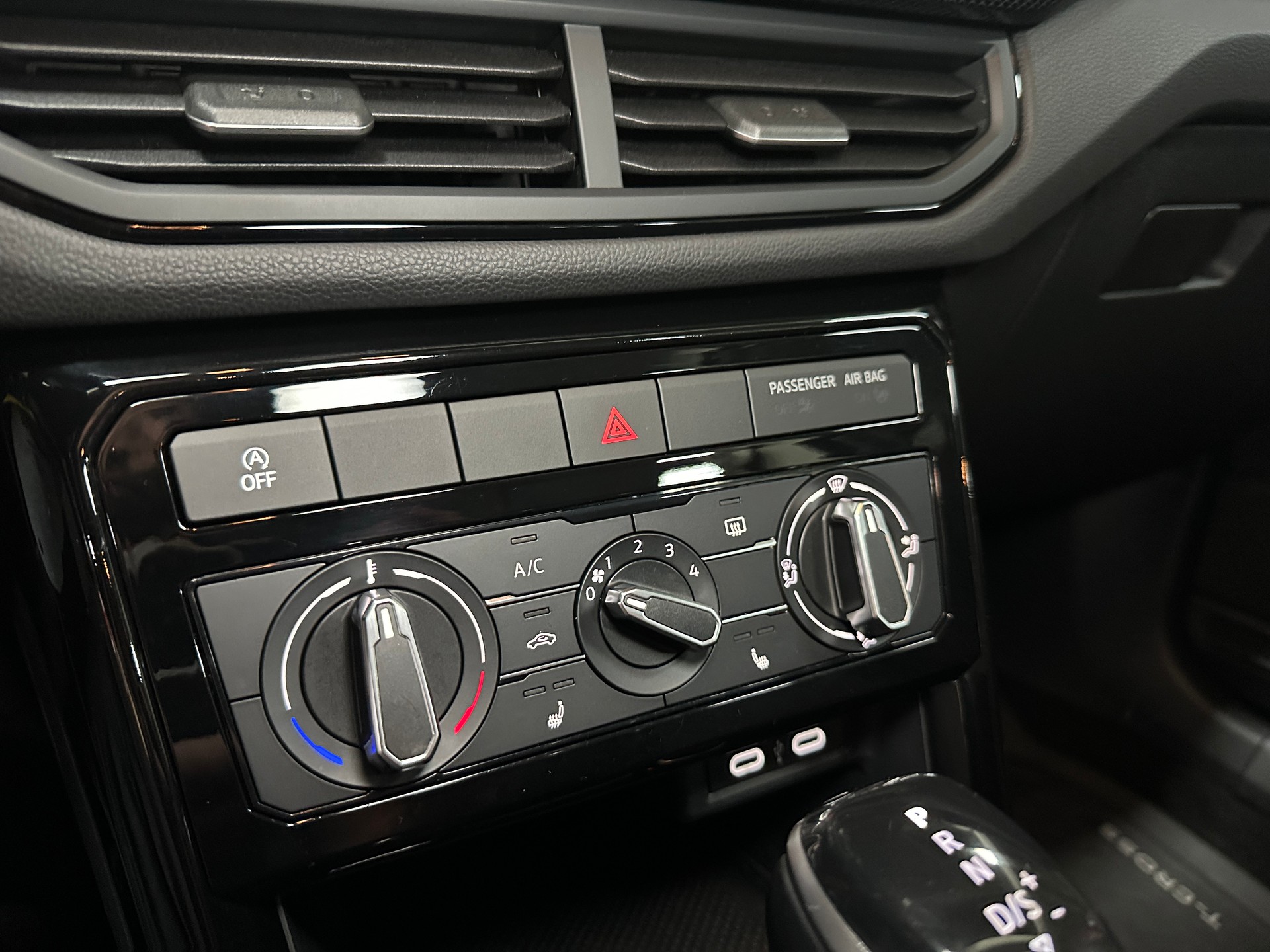VW T-Cross 1.0 TSI EVO Life DSG-image-21