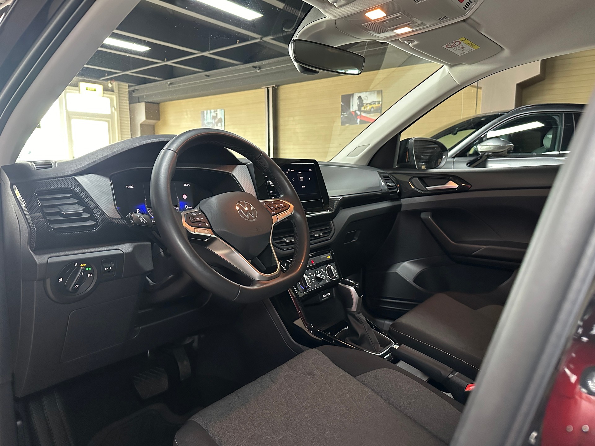 VW T-Cross 1.0 TSI EVO Life DSG-image-11
