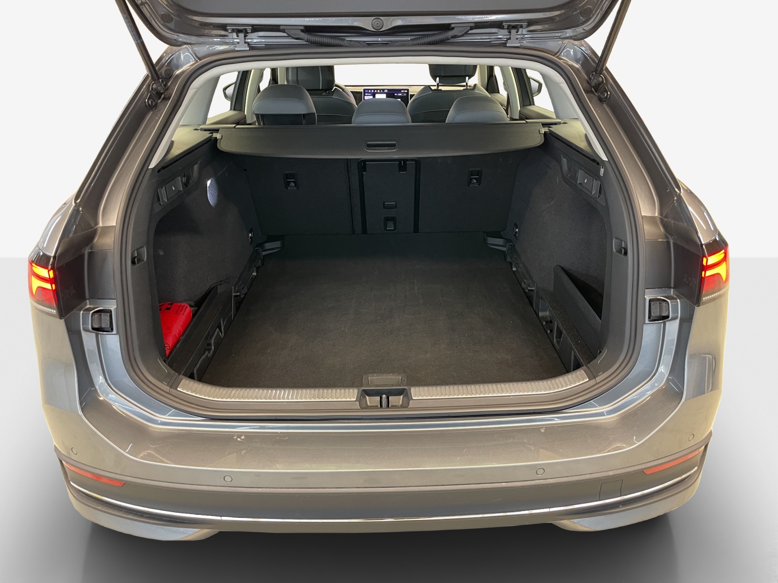 VW Passat Variant 2.0 TDI evo Business DSG-image-12