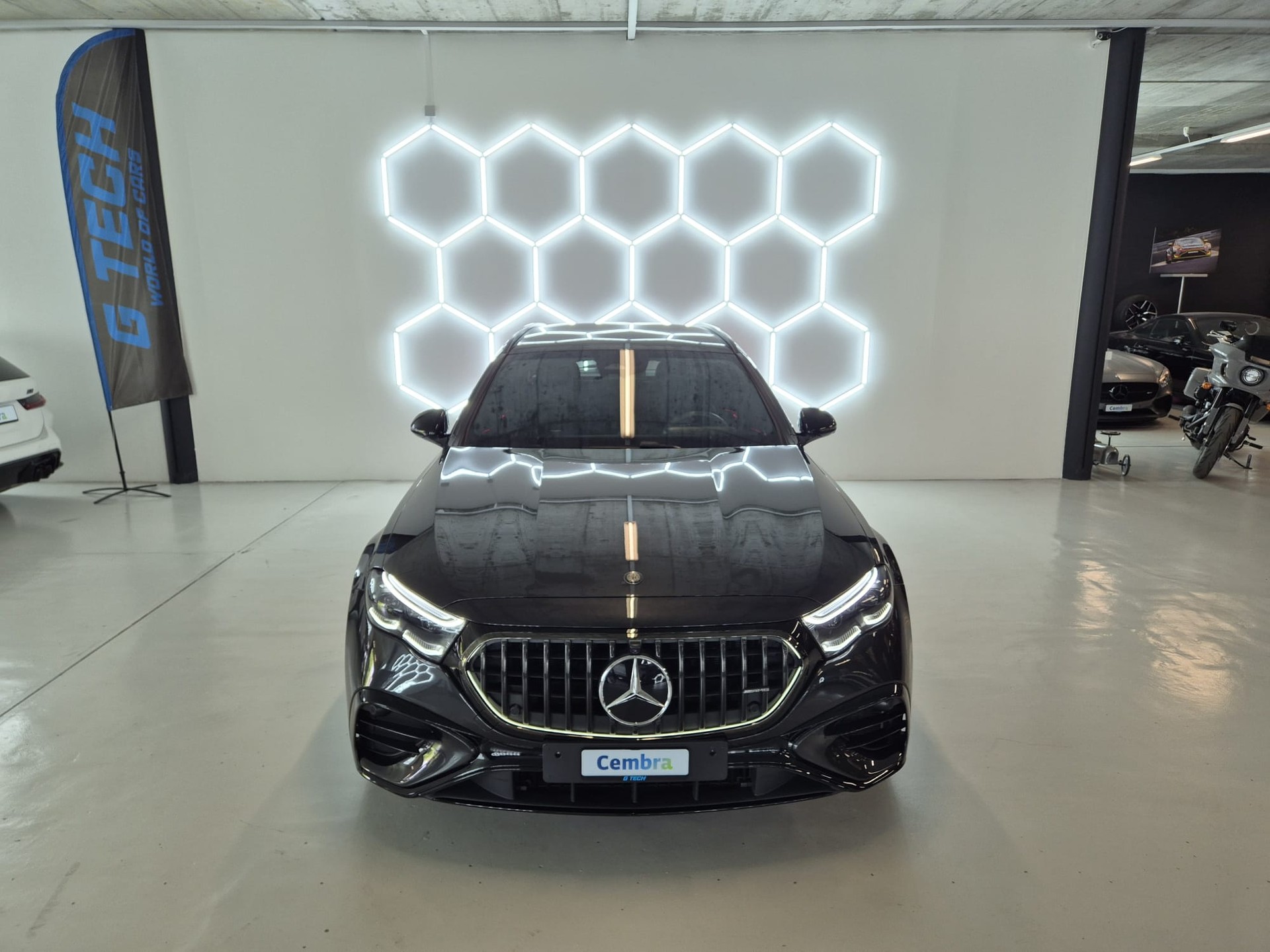 MERCEDES-BENZ E 53 Hybrid T 4Matic+ 9G-Tronic-showroom-element-1