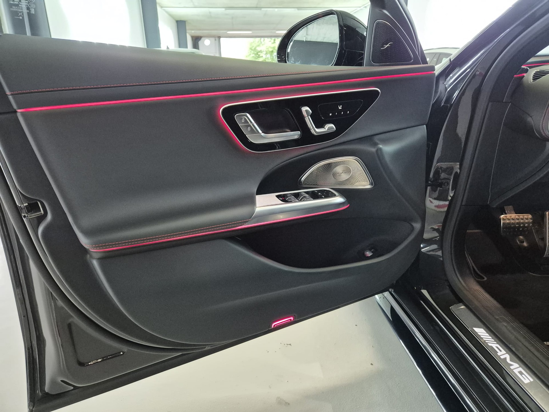 MERCEDES-BENZ E 53 Hybrid T 4Matic+ 9G-Tronic-image-17