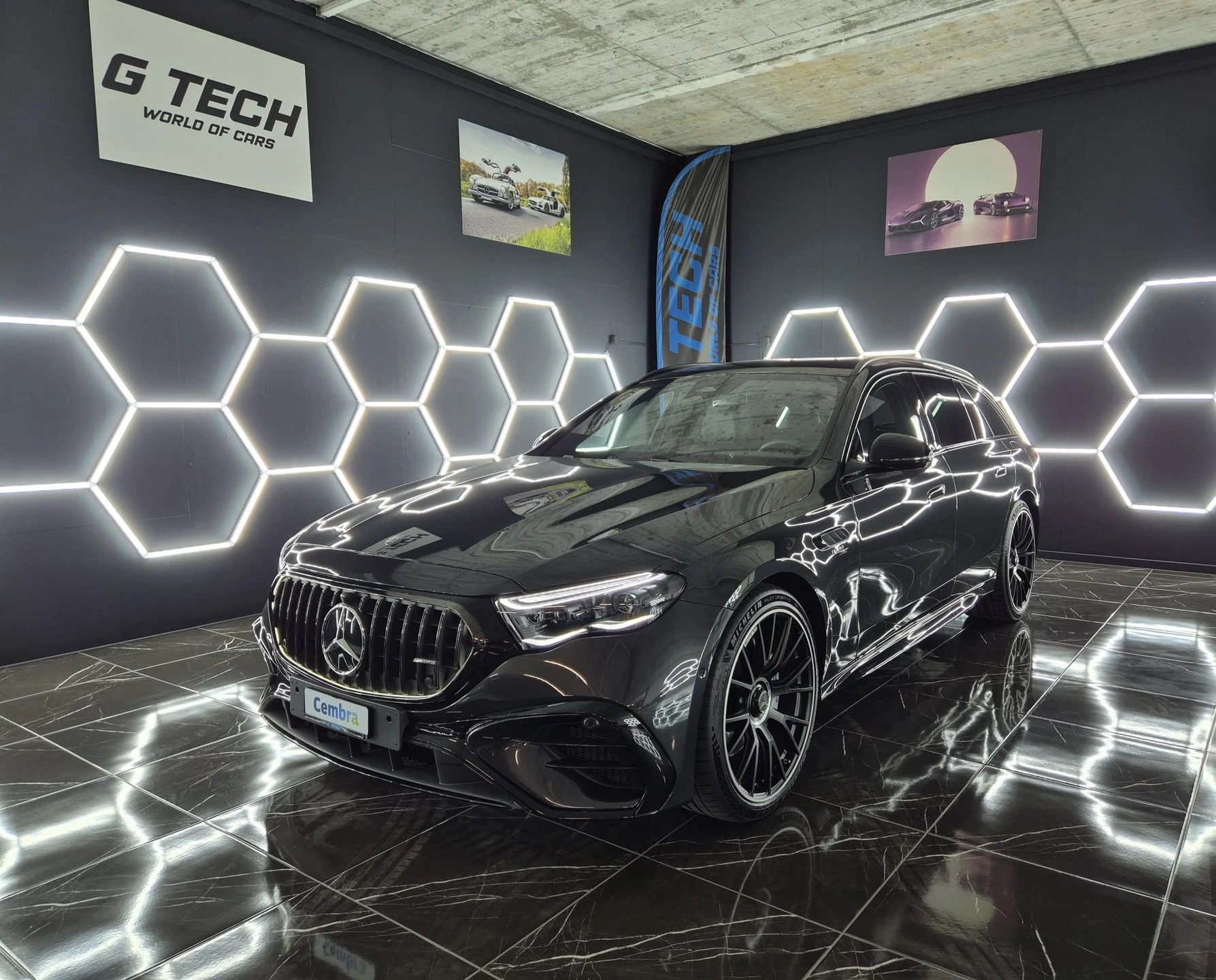 MERCEDES-BENZ E 53 Hybrid T 4Matic+ 9G-Tronic Superscreen Display
