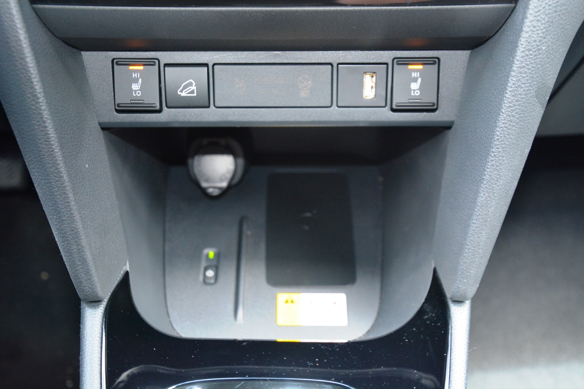 TOYOTA Yaris Cross 1.5 Adventure e-CVT AWDi-image-12