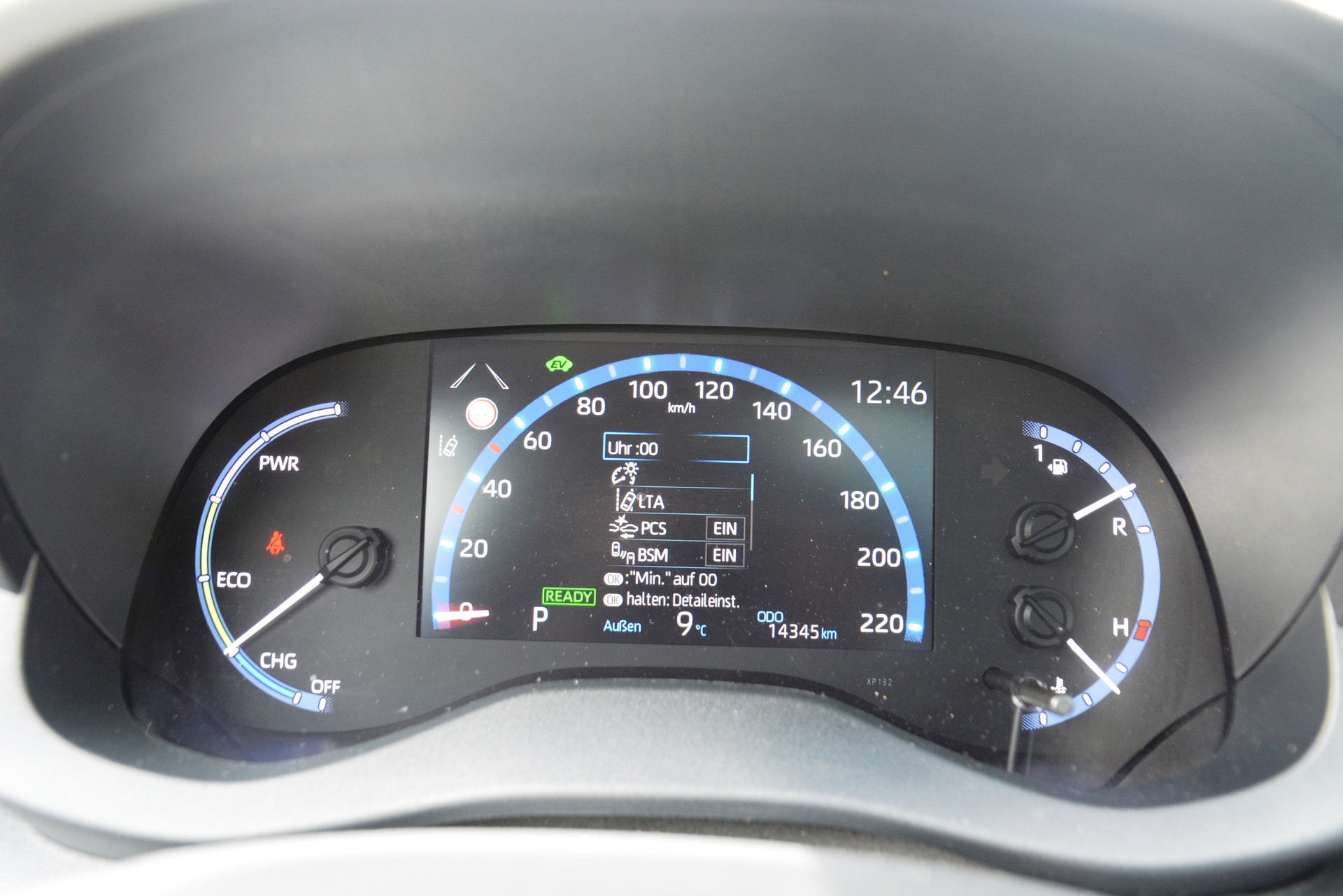 TOYOTA Yaris Cross 1.5 Adventure e-CVT AWDi-image-5