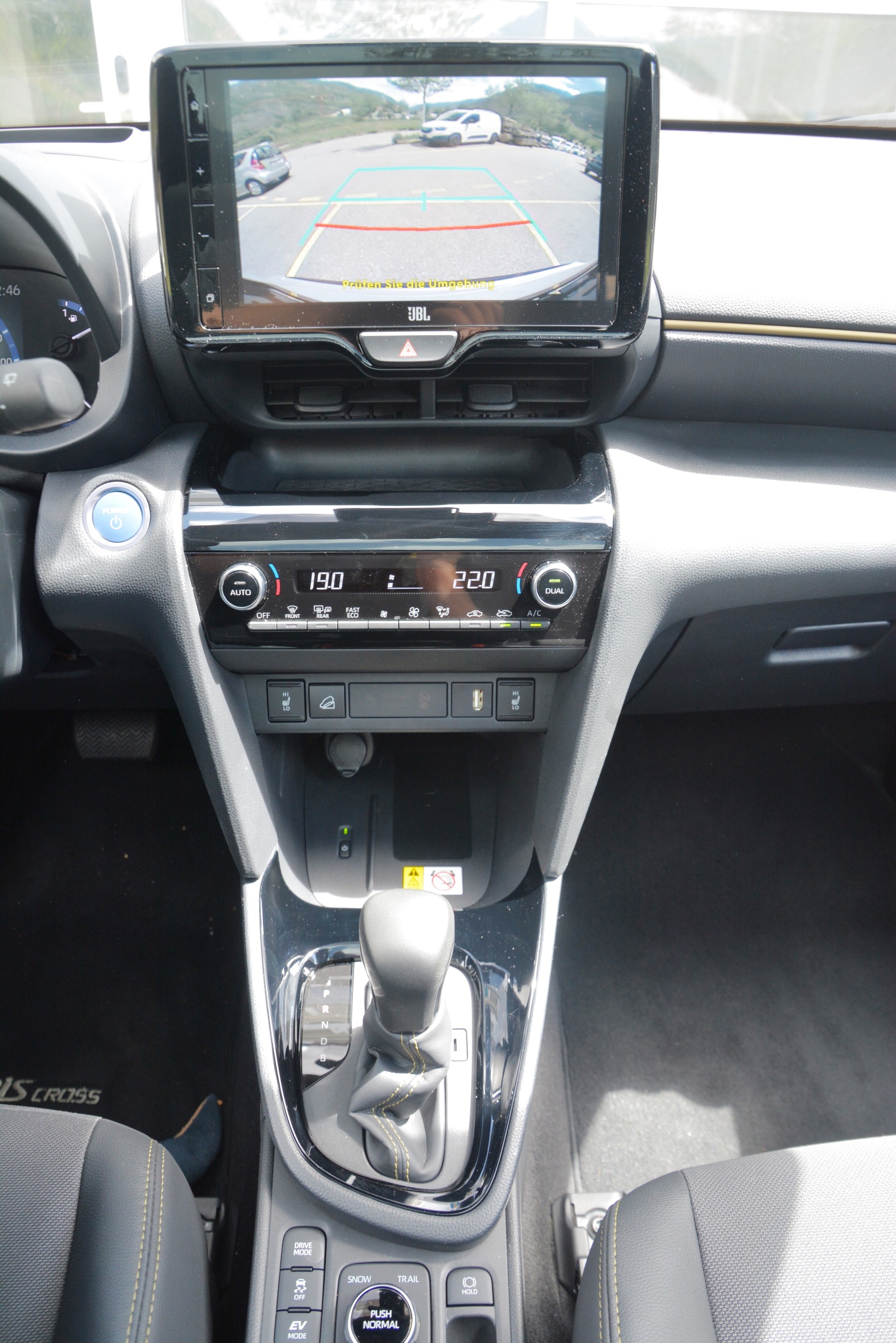 TOYOTA Yaris Cross 1.5 Adventure e-CVT AWDi-image-6