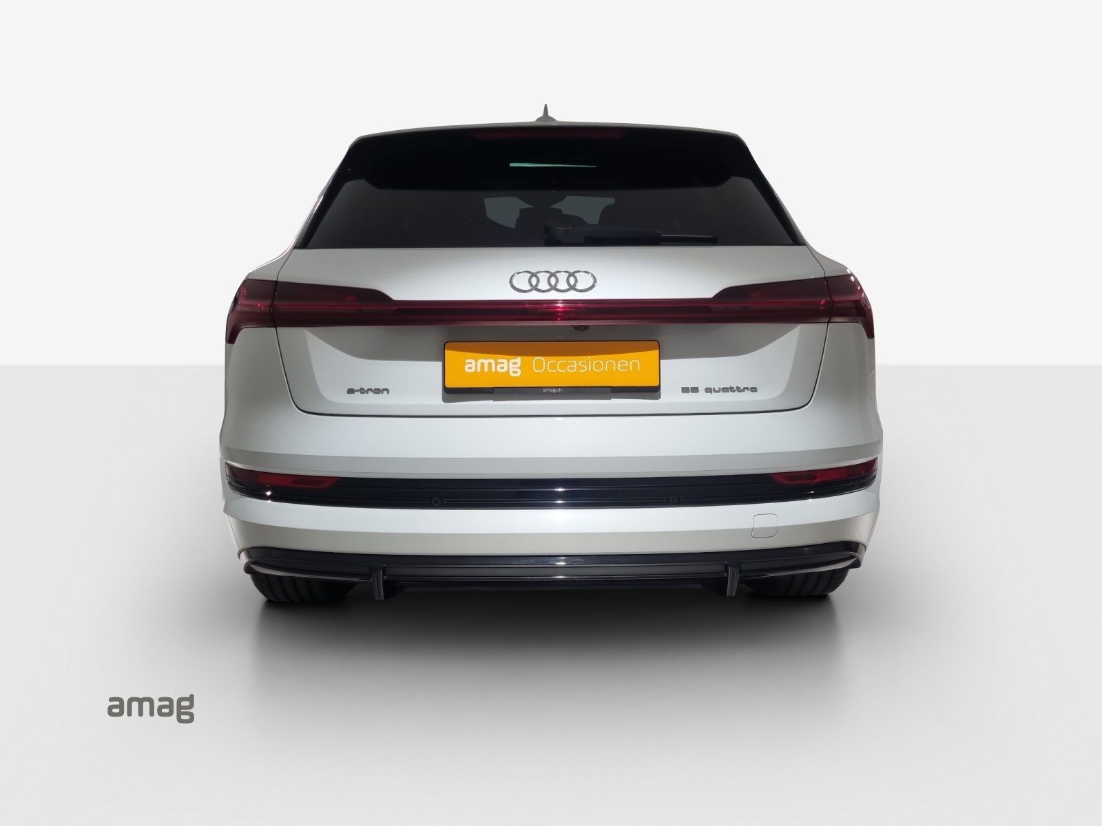 AUDI e-tron 55 S Line quattro-image-4