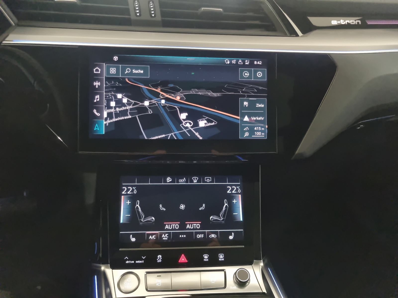 AUDI e-tron 55 S Line quattro-image-11