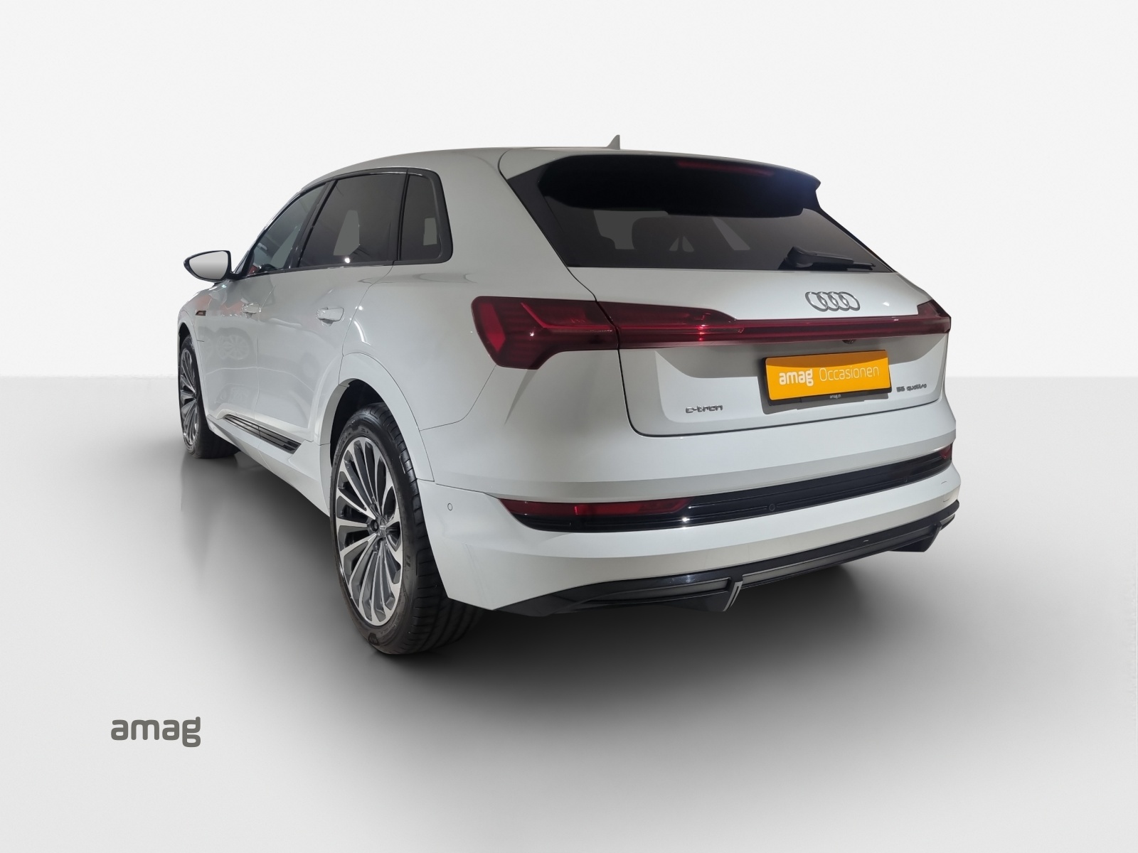 AUDI e-tron 55 S Line quattro-image-2