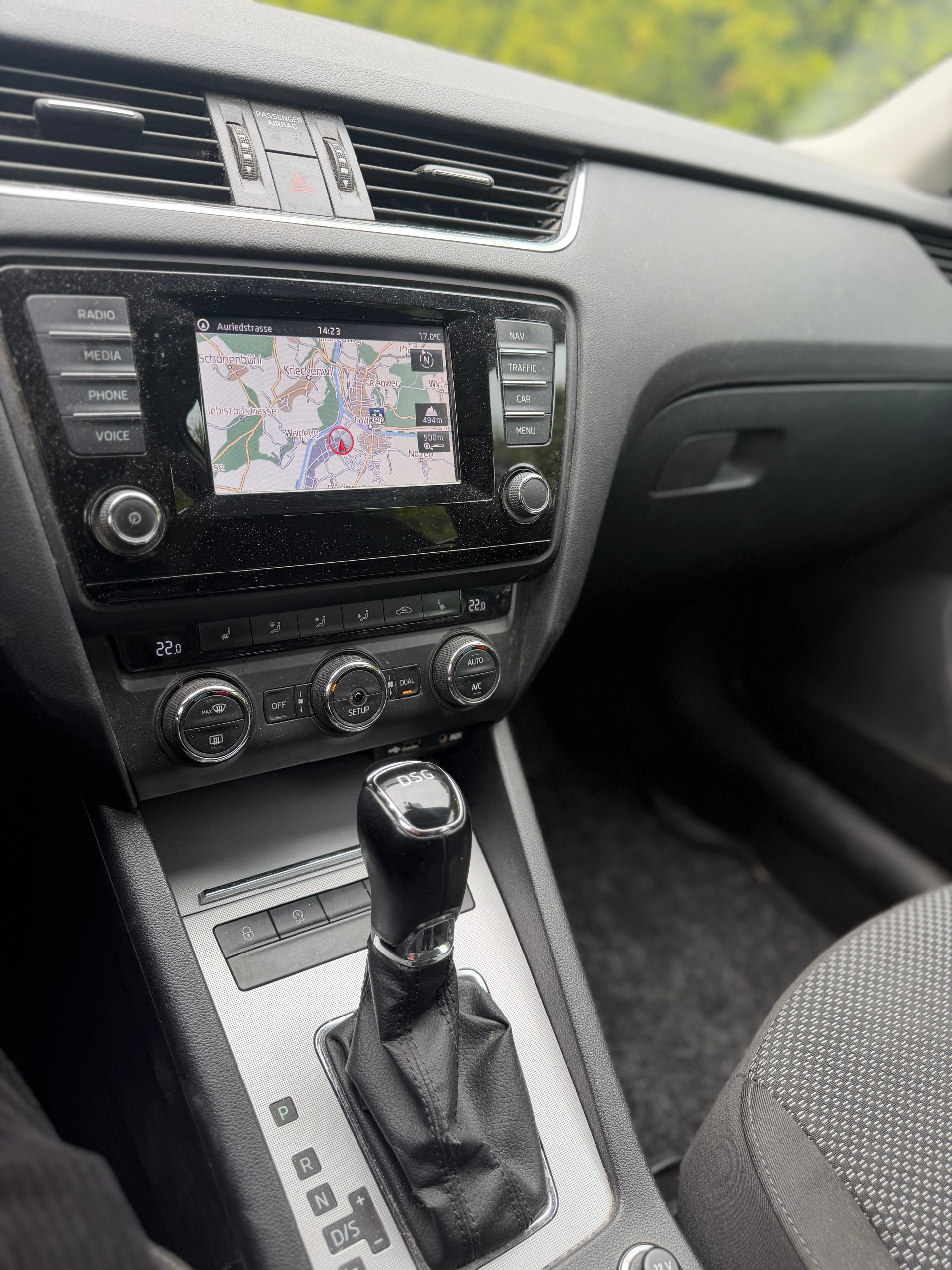 SKODA Octavia Combi 1.4 TSI Fresh DSG-image-9