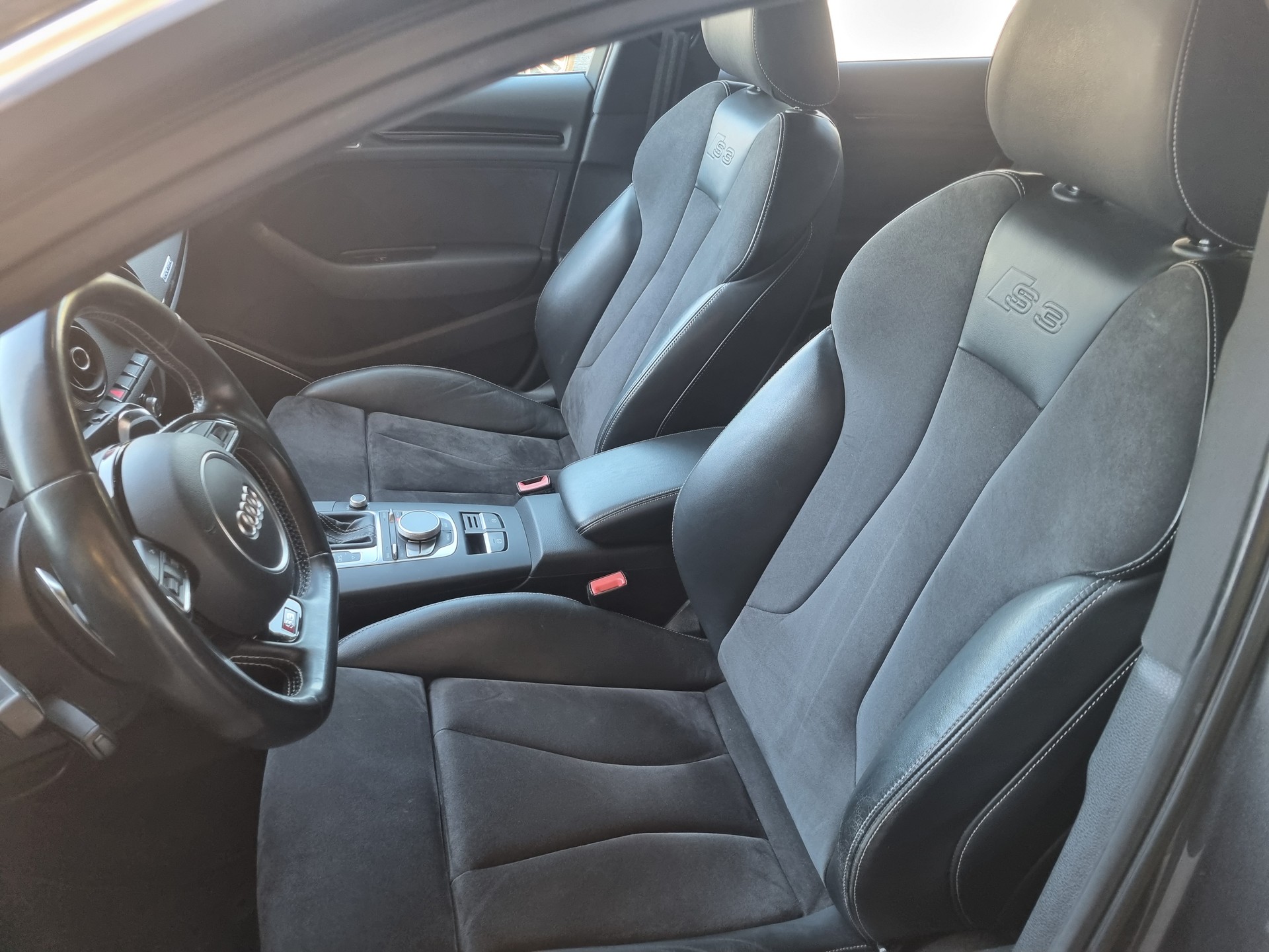 AUDI S3 Sportback 2.0 TFSI quattro S-tronic-image-7