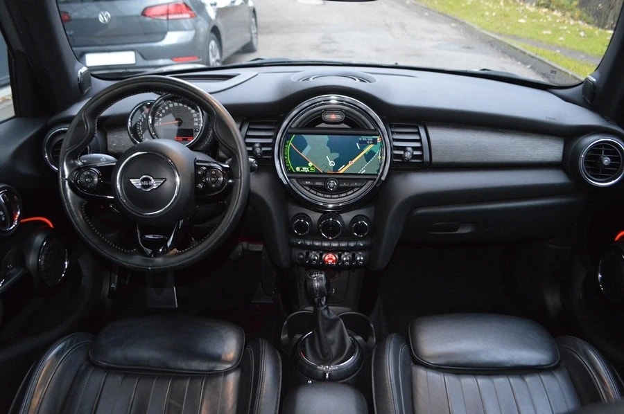 MINI Cooper S 5-door-image-11
