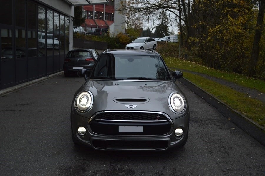 MINI Cooper S 5-door-image-1