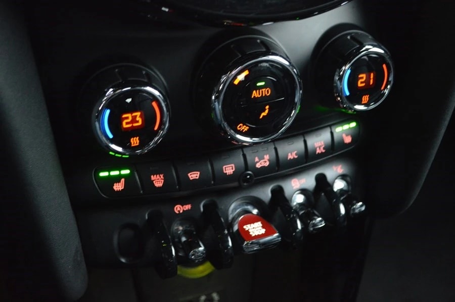 MINI Cooper S 5-door-image-12
