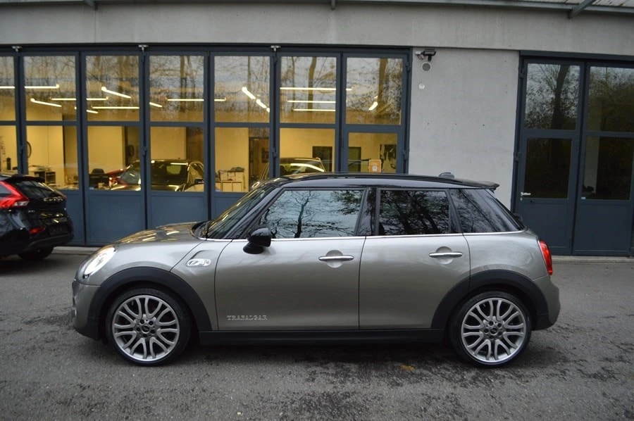 MINI Cooper S 5-door-image-2