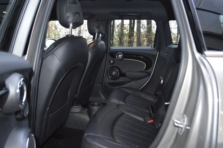 MINI Cooper S 5-door-image-6