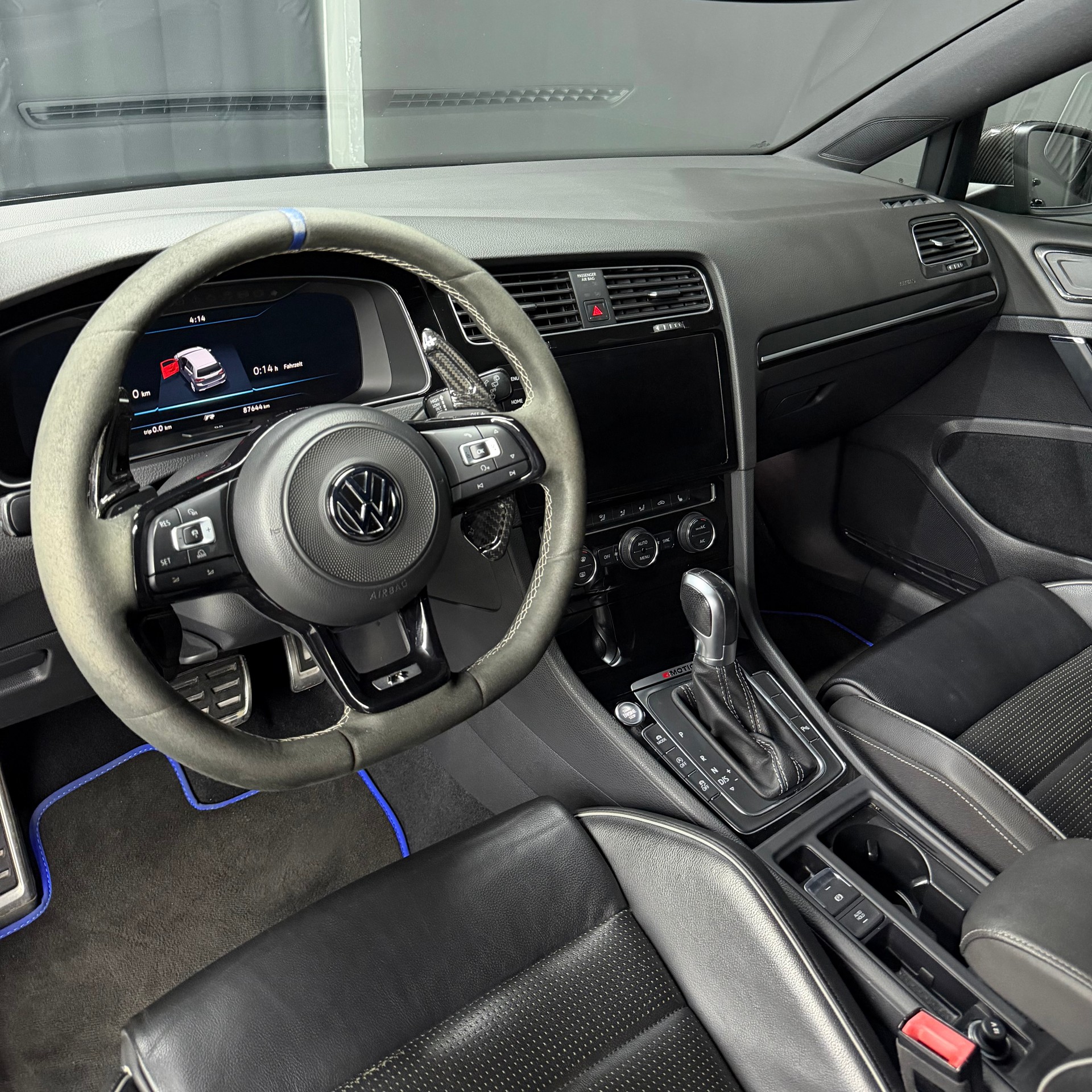 VW Golf 2.0 TSI R 4Motion DSG-image-8