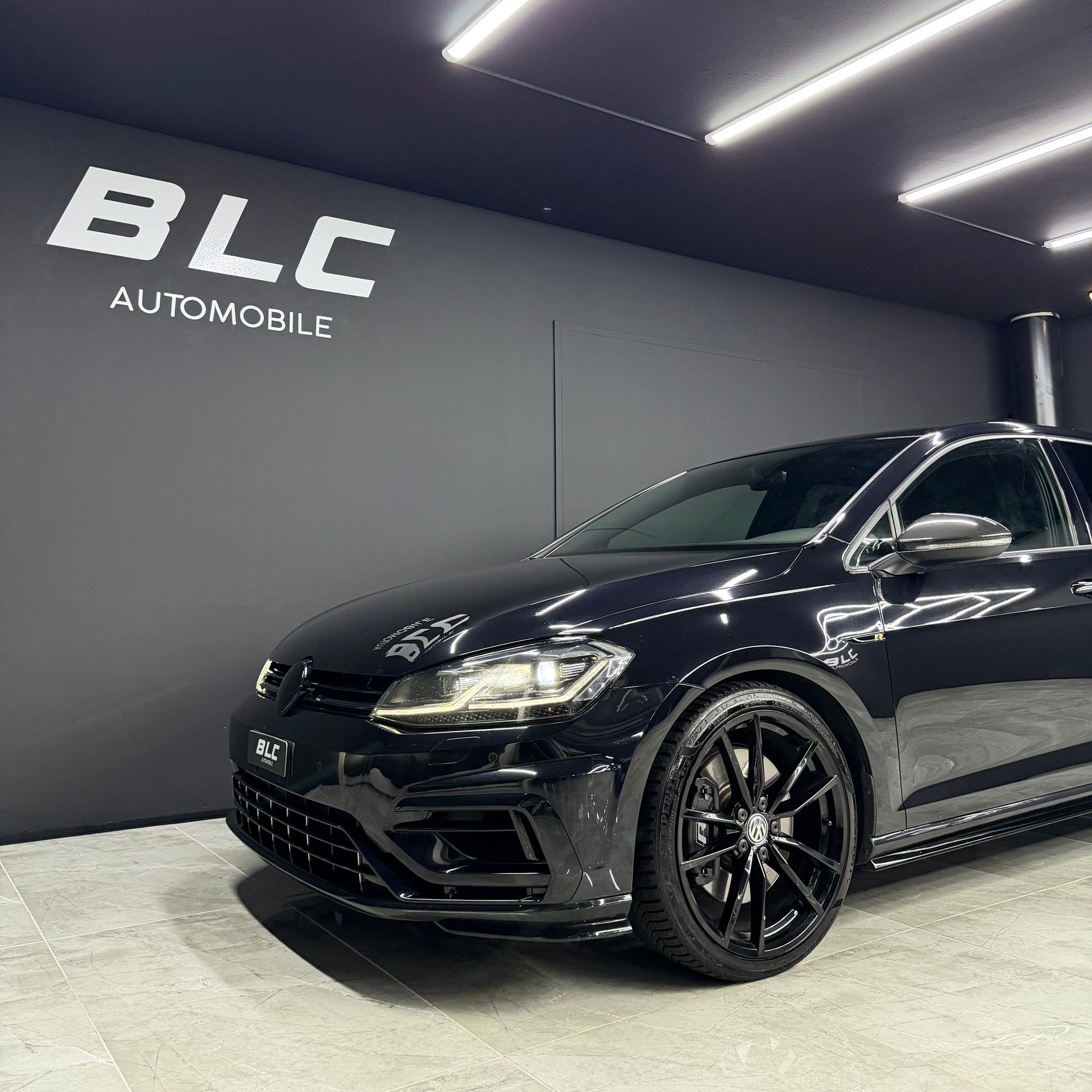 VW Golf 2.0 TSI R 4Motion DSG-image-1