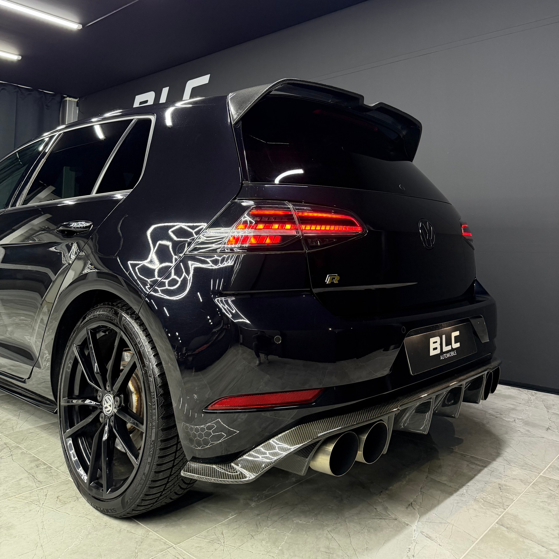 VW Golf 2.0 TSI R 4Motion DSG-image-6