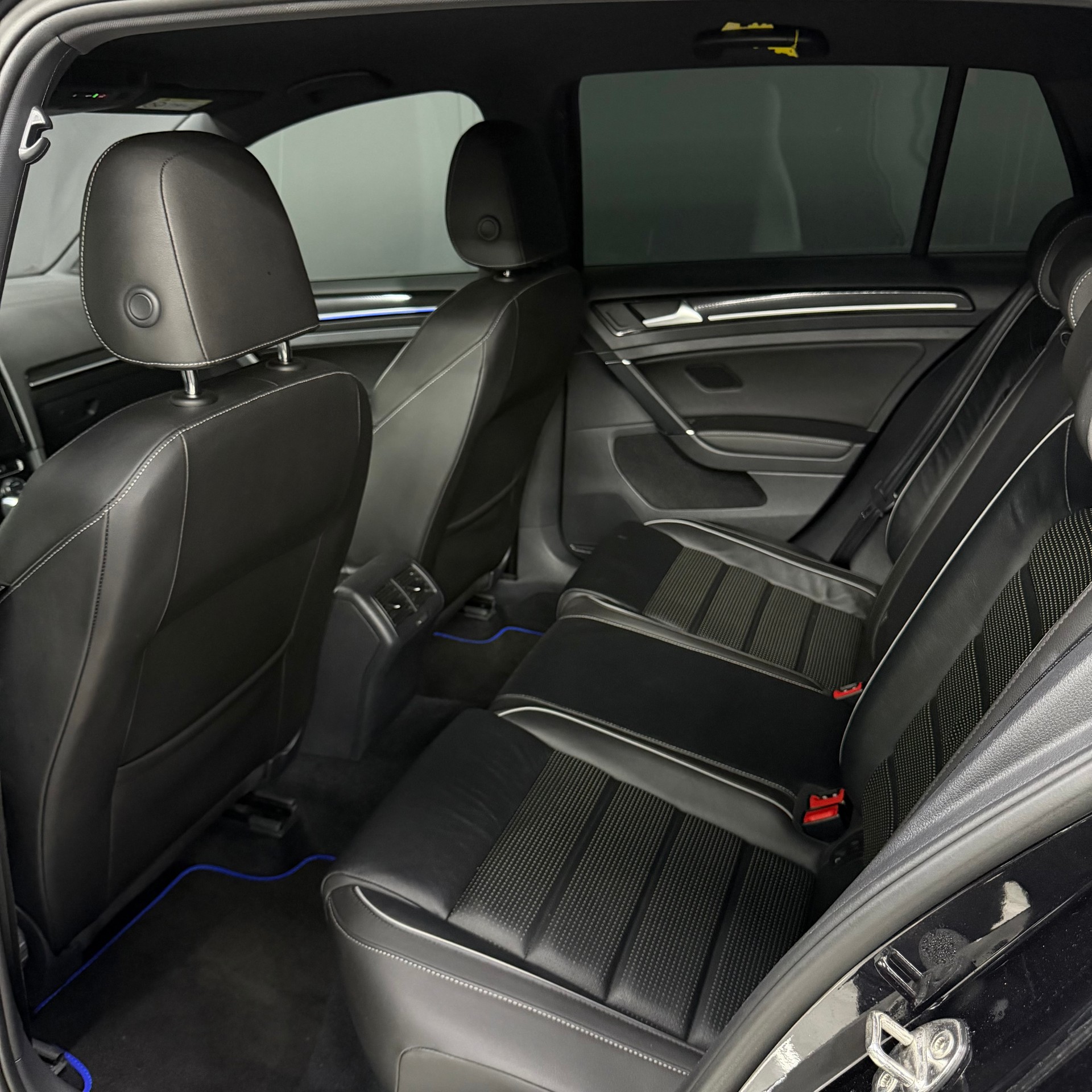 VW Golf 2.0 TSI R 4Motion DSG-image-9