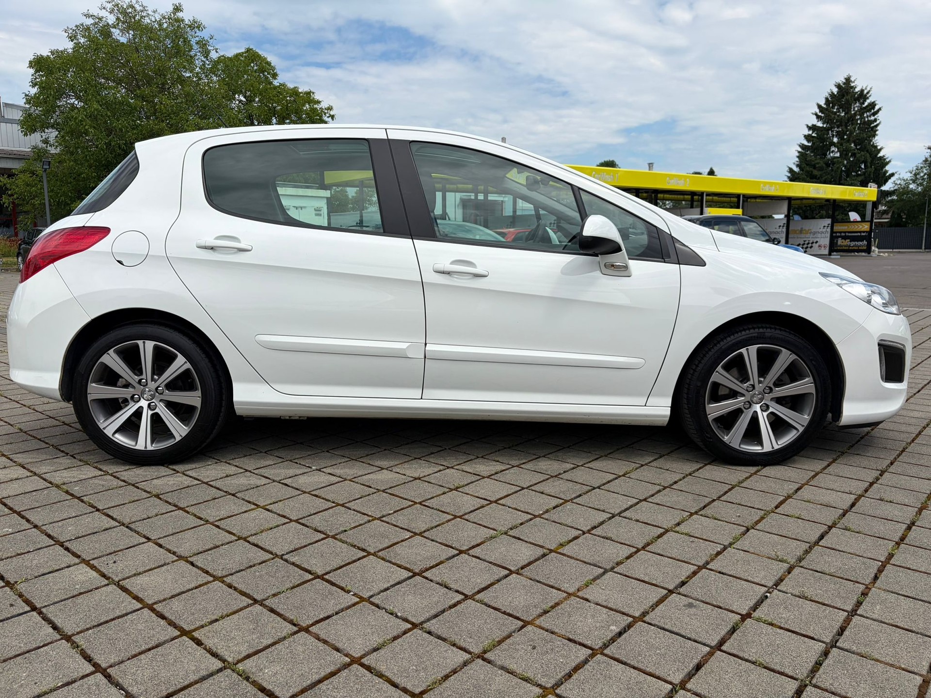 PEUGEOT 308 1.6 16V Turbo Allure-image-4