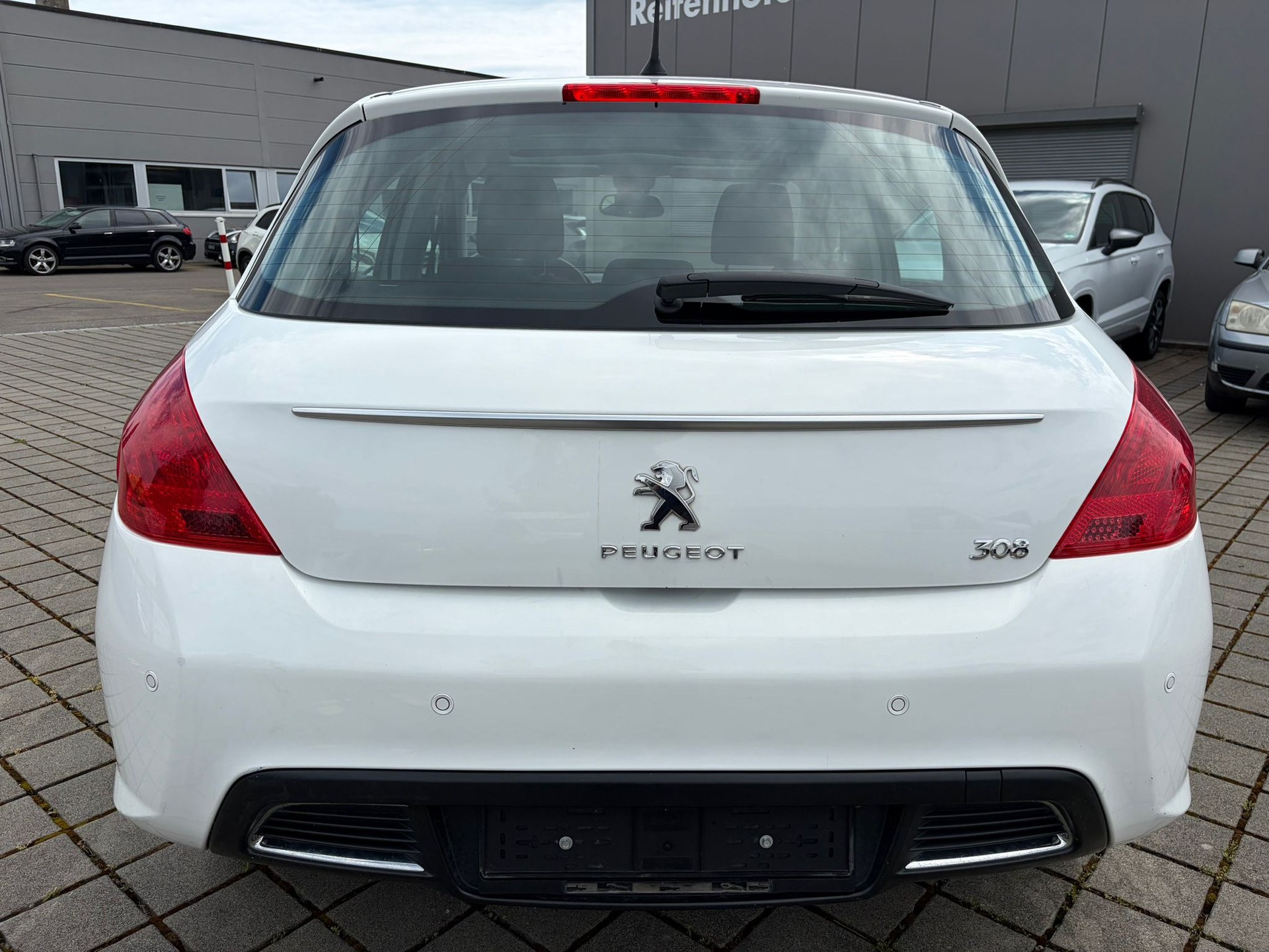 PEUGEOT 308 1.6 16V Turbo Allure-image-6