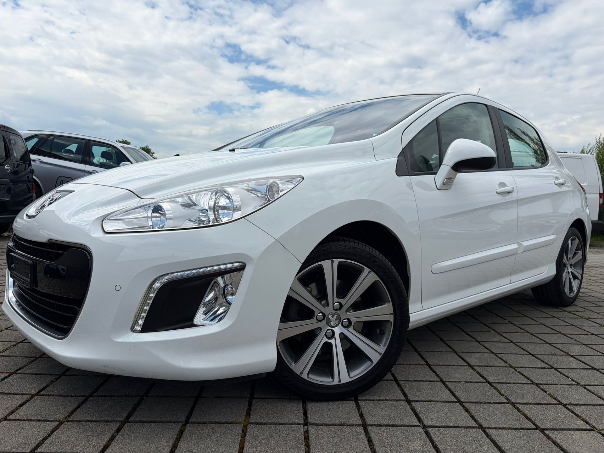 PEUGEOT 308 1.6 16V Turbo Allure-image-0