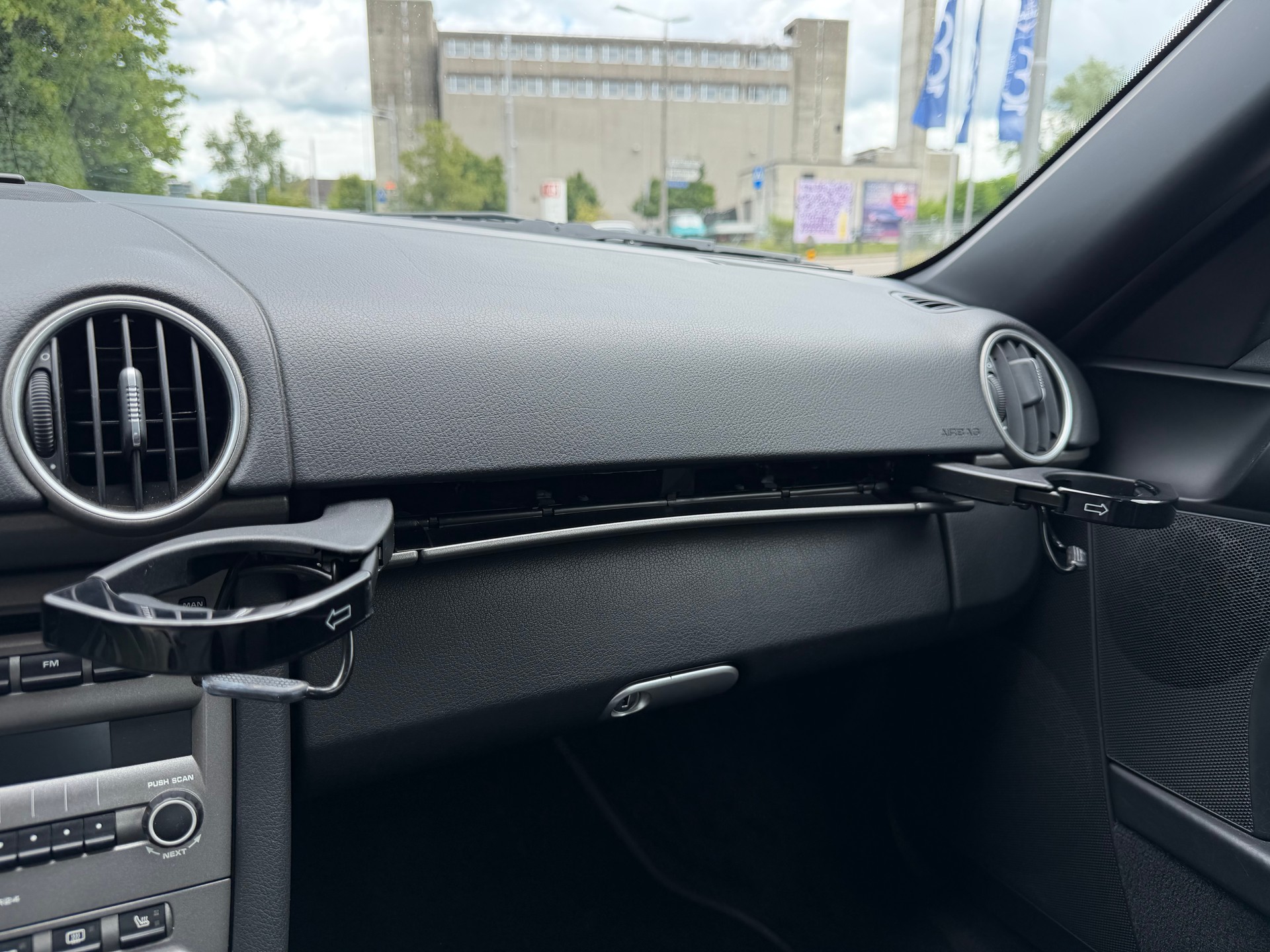 PORSCHE Cayman 2.7-image-15