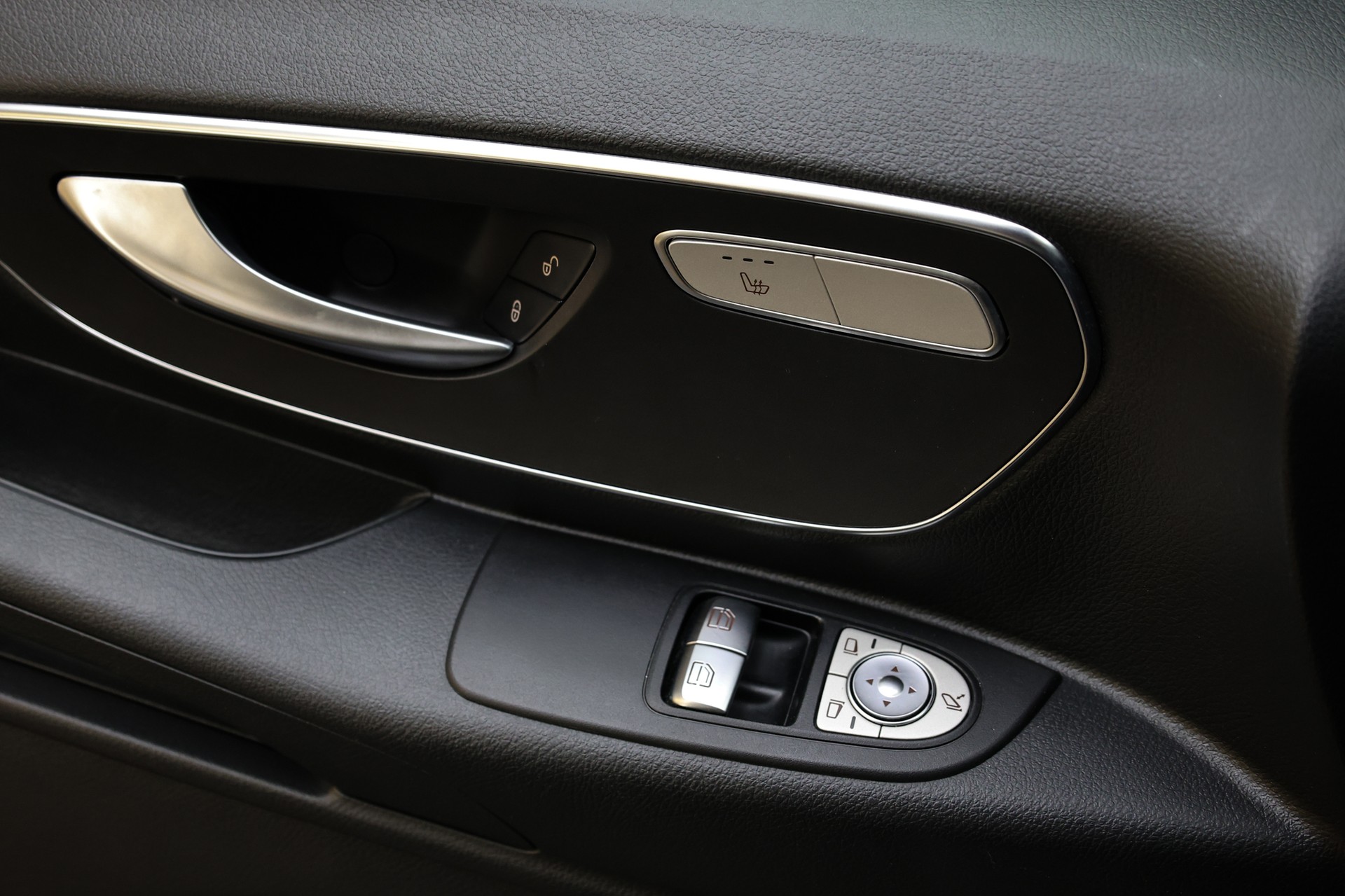 MERCEDES-BENZ Vito 116 Kombi L 2.0 CDI Select-image-26
