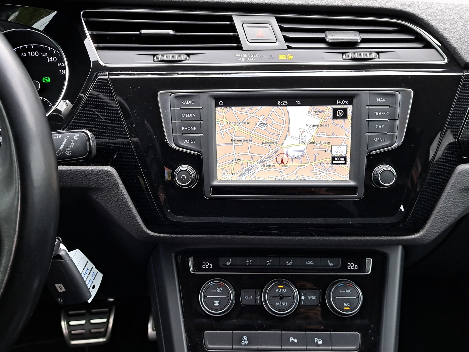 VW Touran 1.4 TSI BlueMotion Technology Sound DSG *7-Plätzer*-image-11